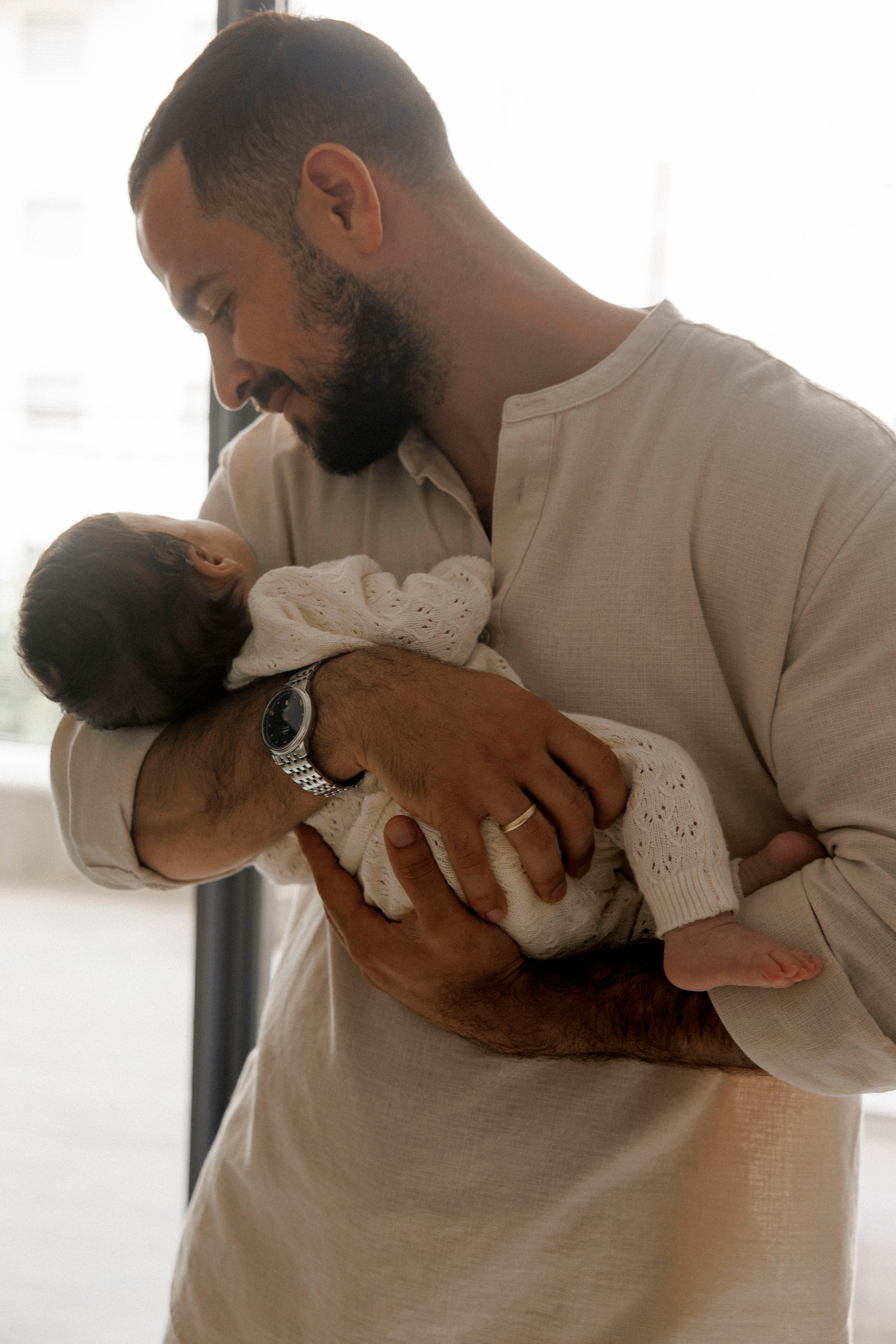 New born family photoshoot at home. Wedding and family photographer