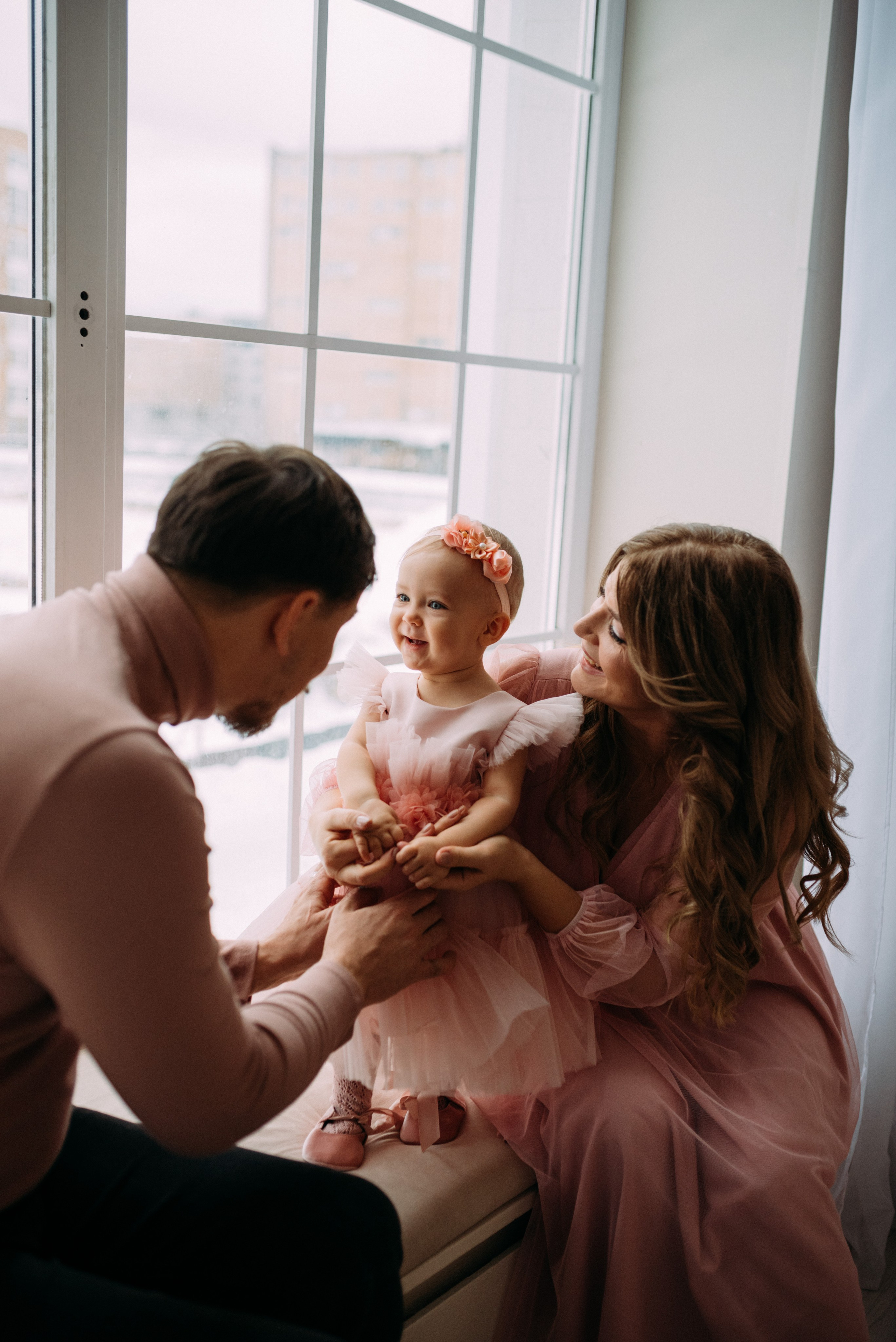 Анна, Мишель, Виктор — годовасие в студии