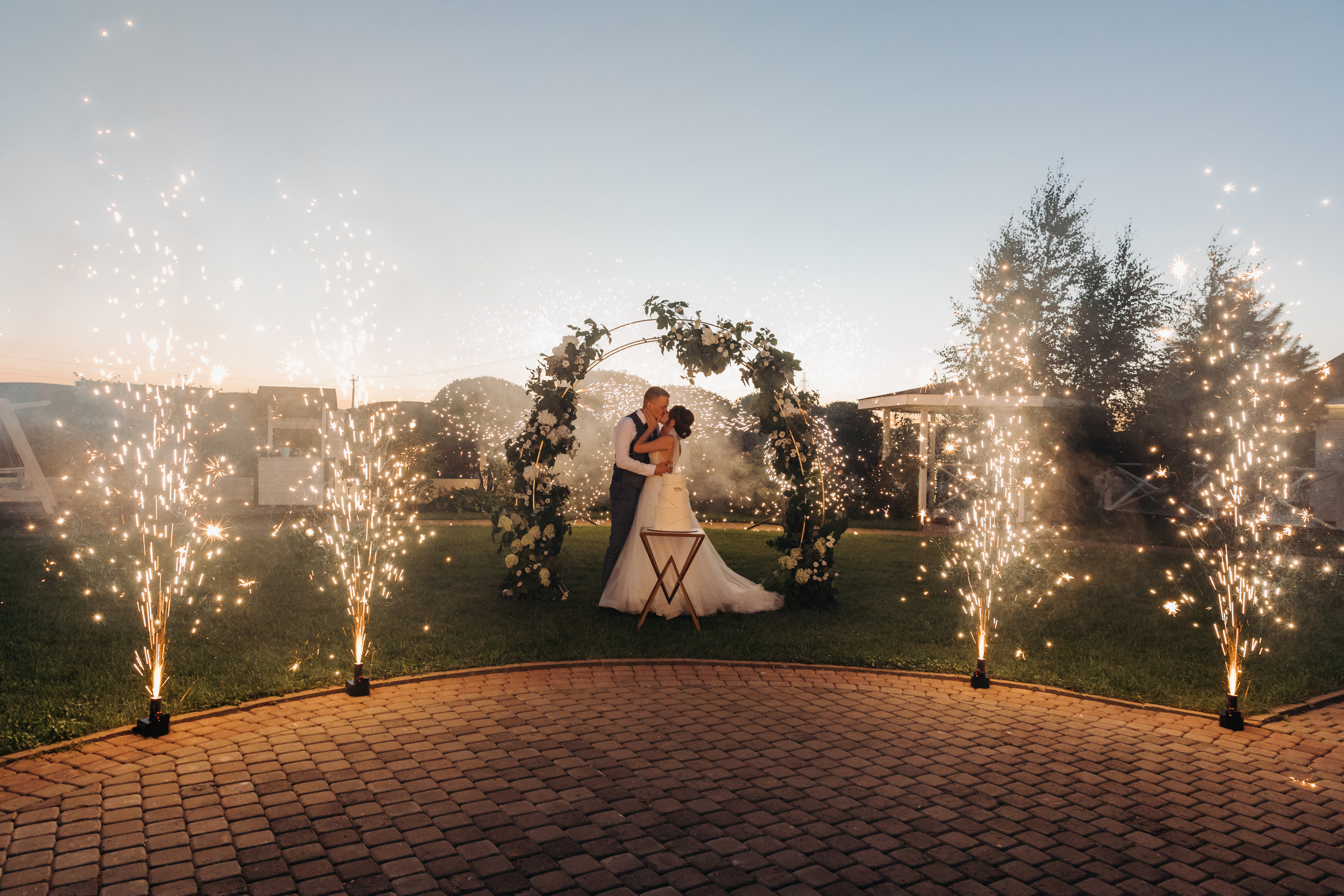 Свадебный фотограф в Санкт-Петербурге (Спб) и Тбилиси. Свадебный фотограф в Санкт-Петербурге и Москве LETU