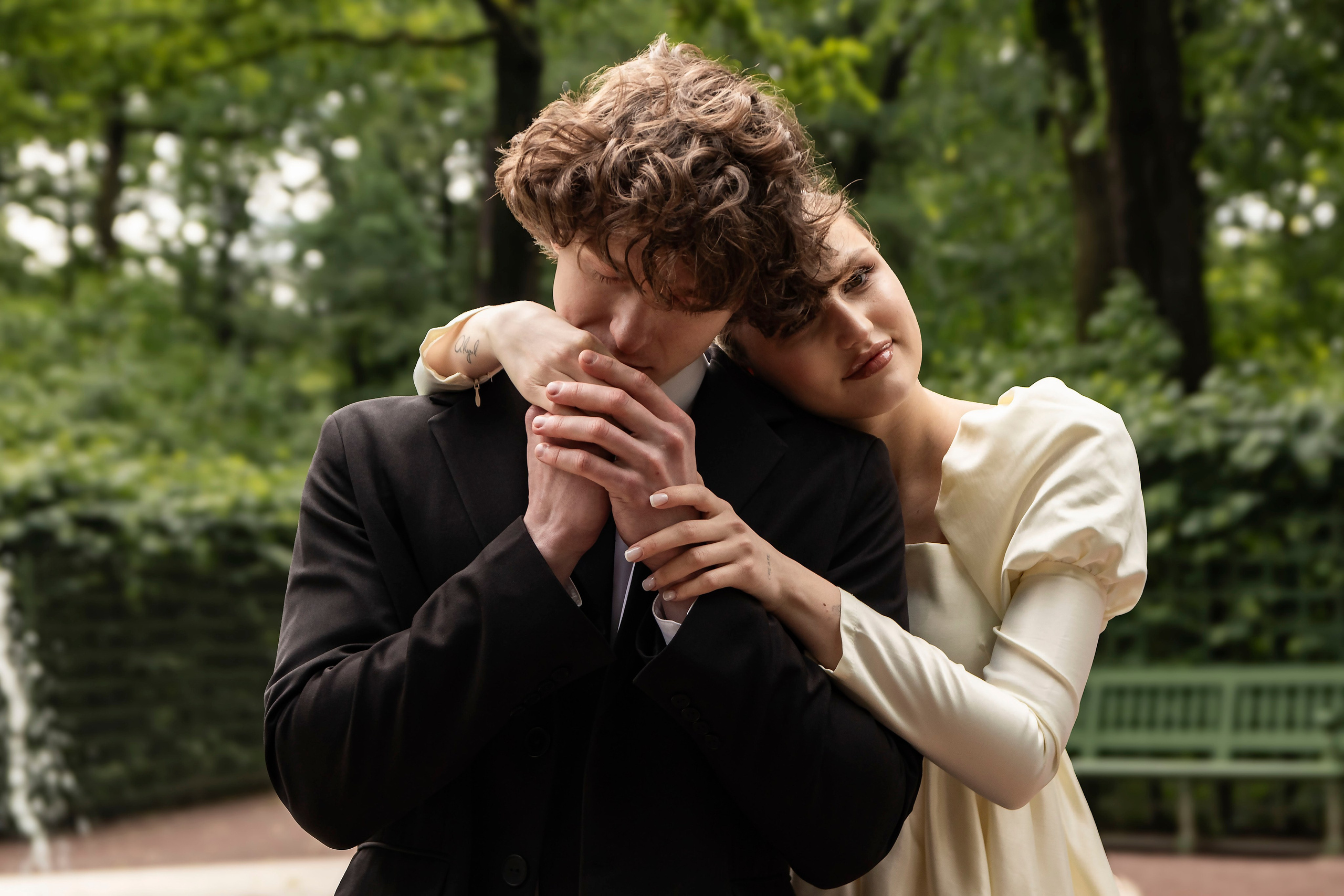 Свадебная прогулка в Летнем саду. Портретный фотограф в Санкт-Петербурге Савельева Ольга