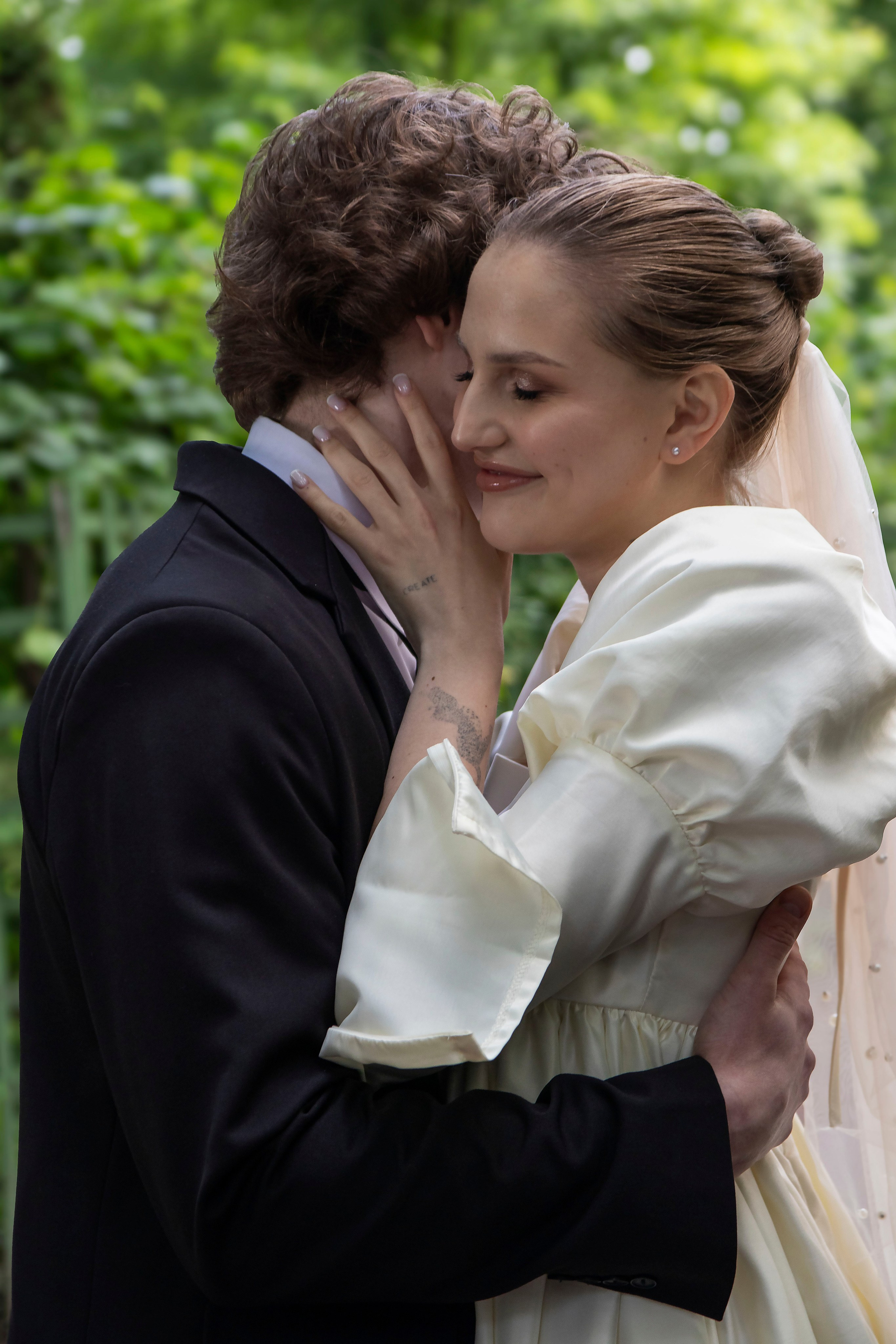 Свадебная прогулка в Летнем саду. Портретный фотограф в Санкт-Петербурге Савельева Ольга