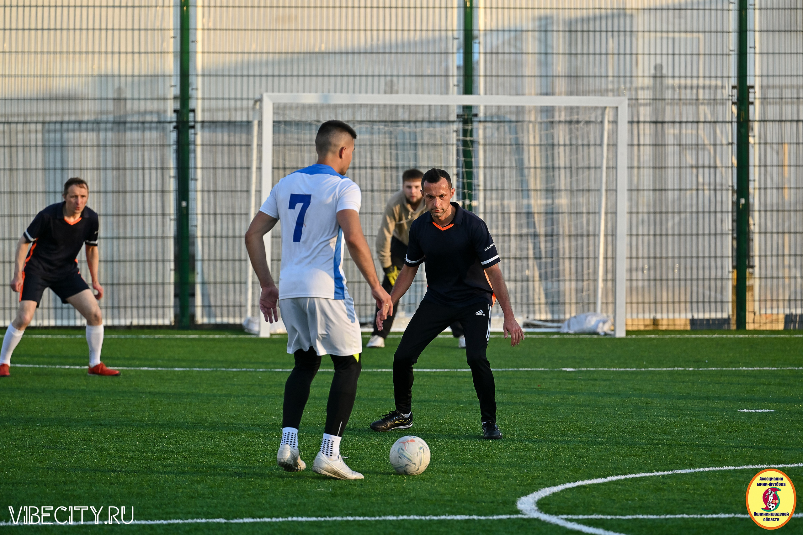 ИГРЫ МИНИ-ФУТБОЛЬНОЙ И КОРПОРАТИВНОЙ ЛИГИ. VIBECITY.RU Вайб Сити Ру Фоторепортажи Фотоотчеты Калининград