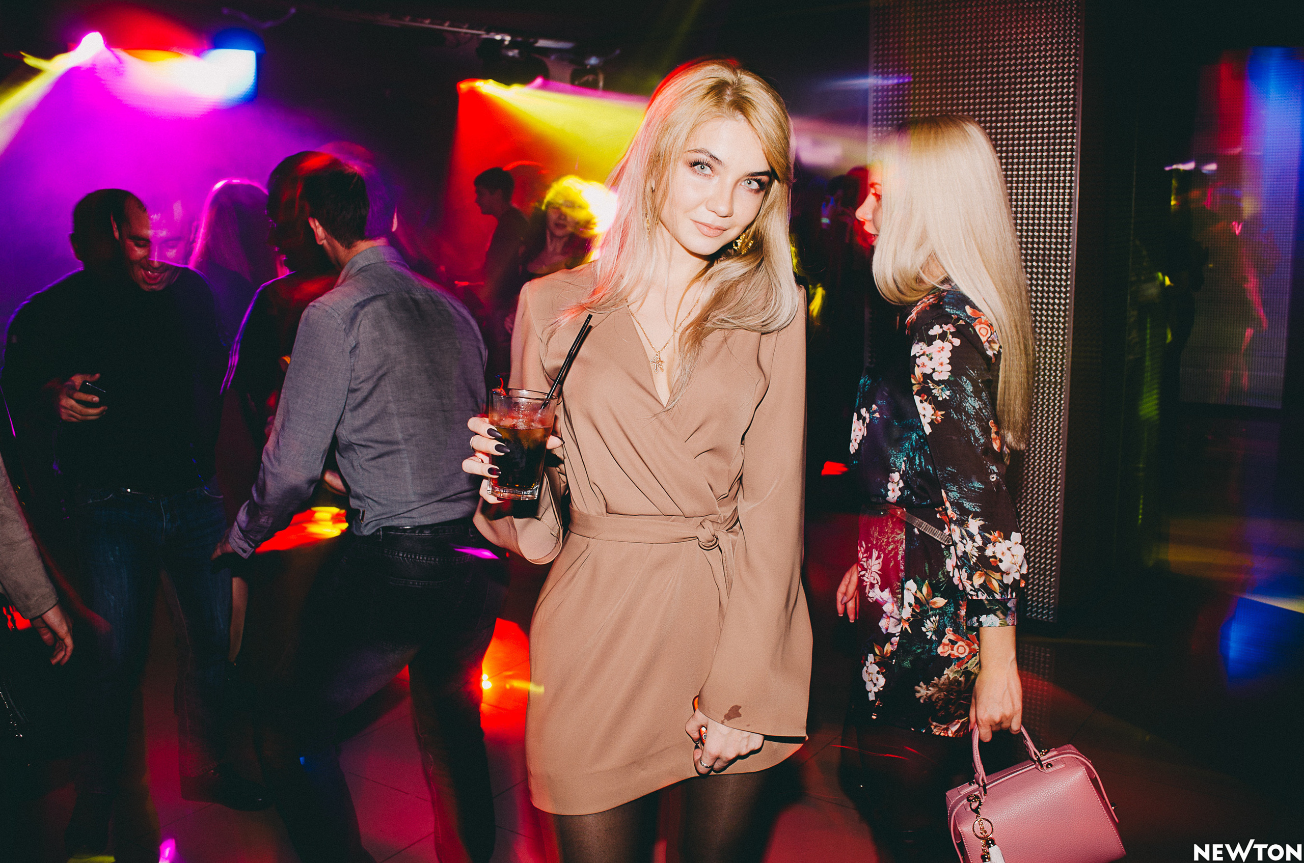 Newton Club, 18+. Свадебный фотограф в Москве Евгений Рыжов