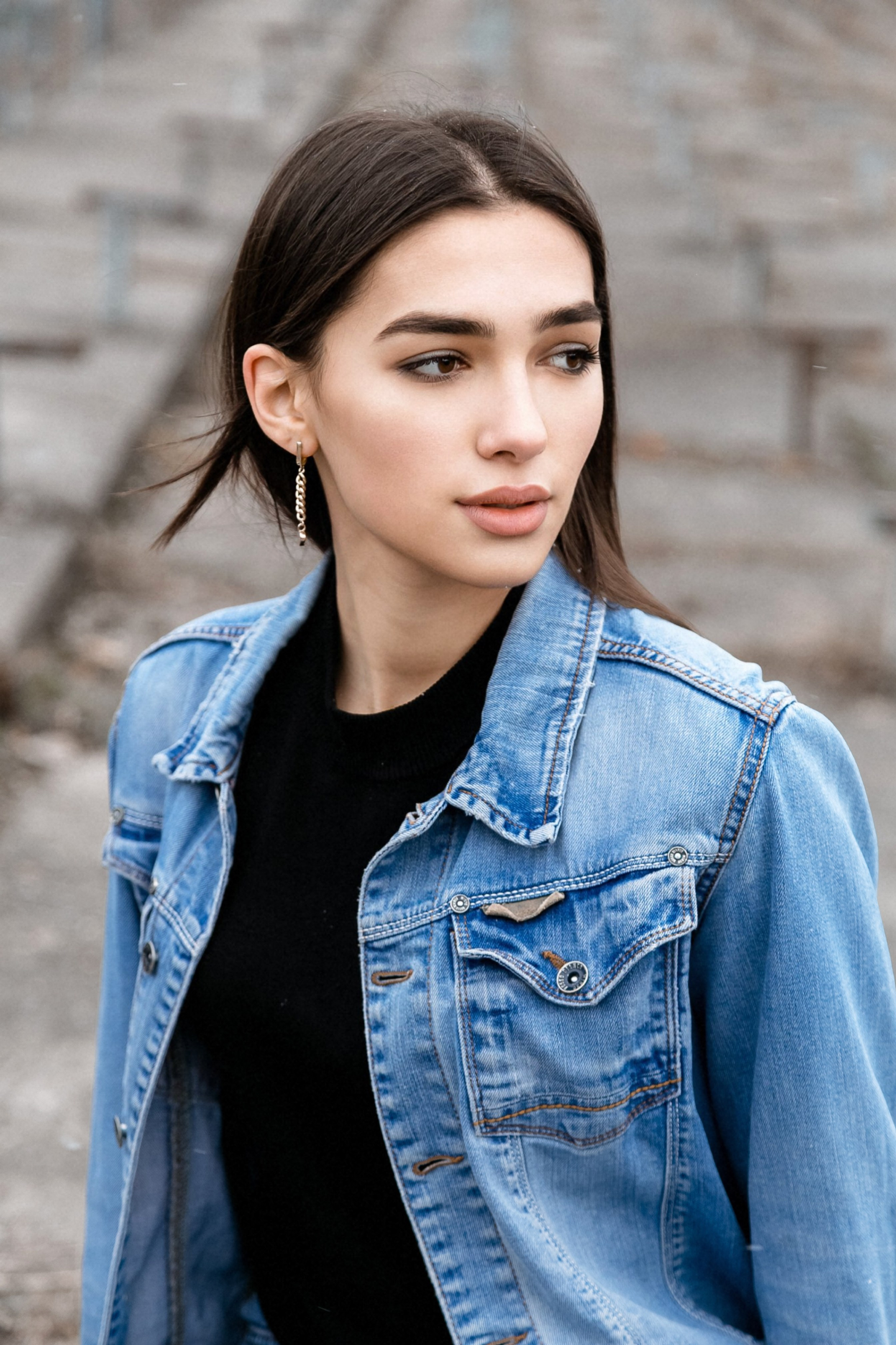 Dua Lipa. Главная