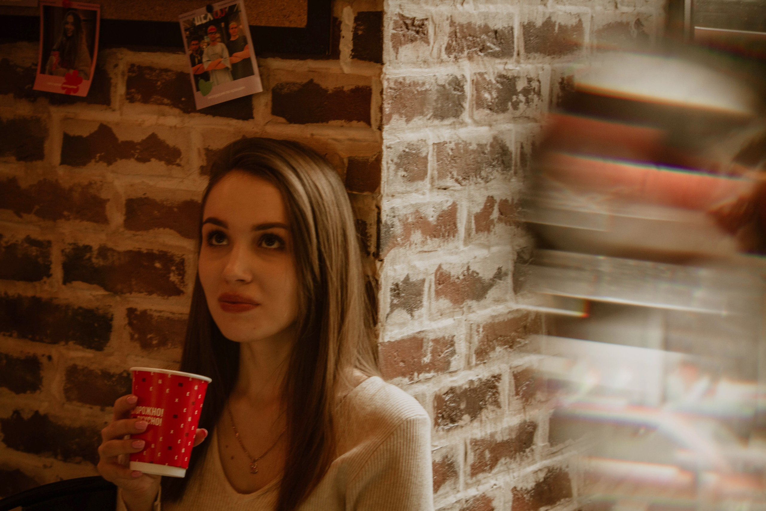 В кафе. Создадим шедевр? Виталина и её фотоискусство