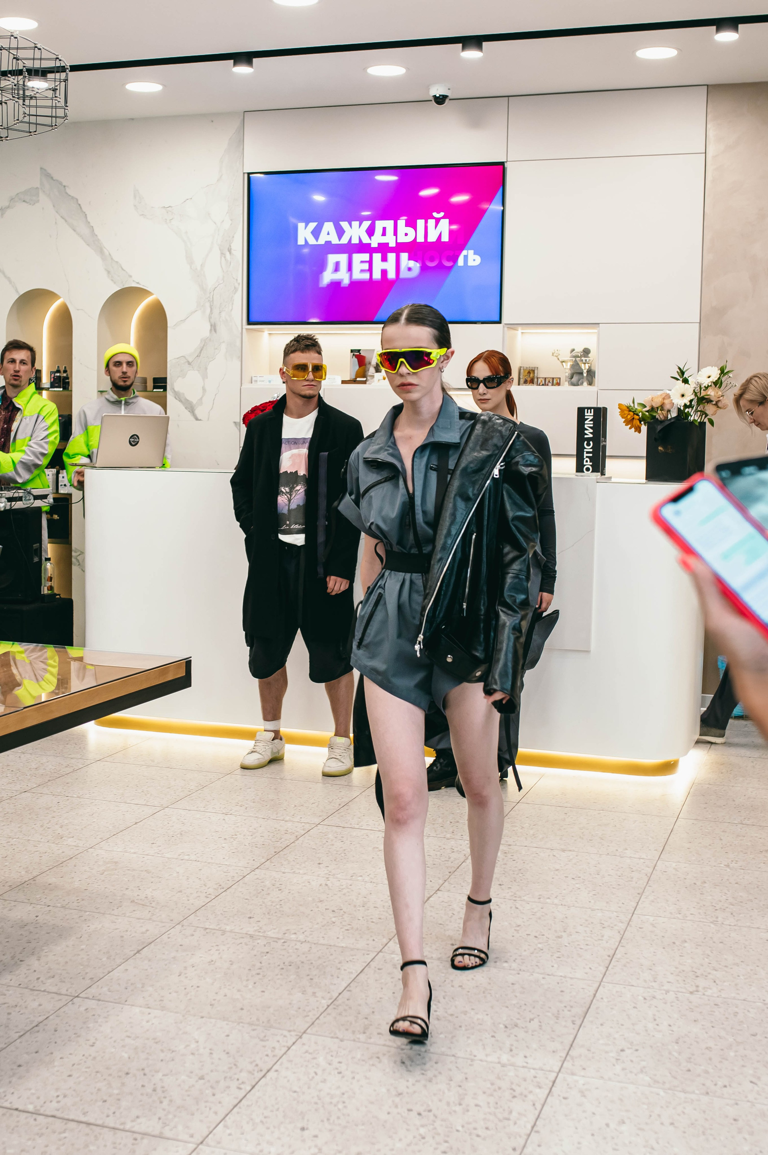 Бэкстейдж & показ Piskulina. Портретный фотограф в Екатеринбурге Дарья Жужгова