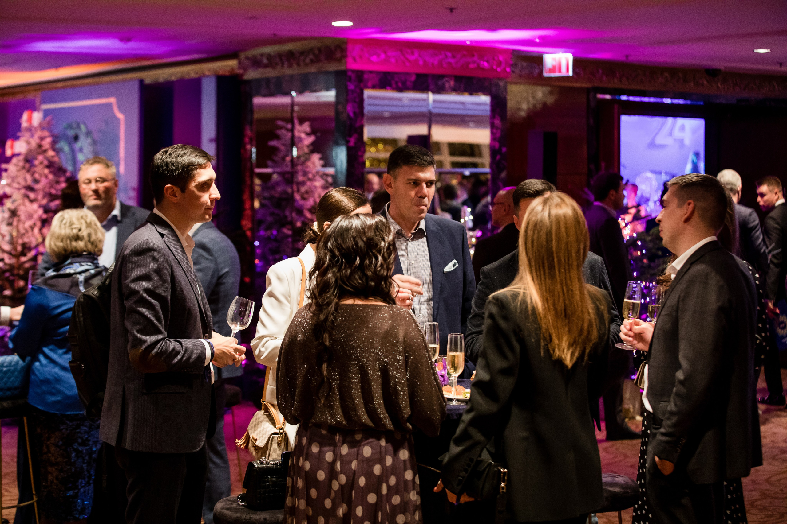 ПСБ. Репортажной и Свадебный фотограф Слава Цесарь