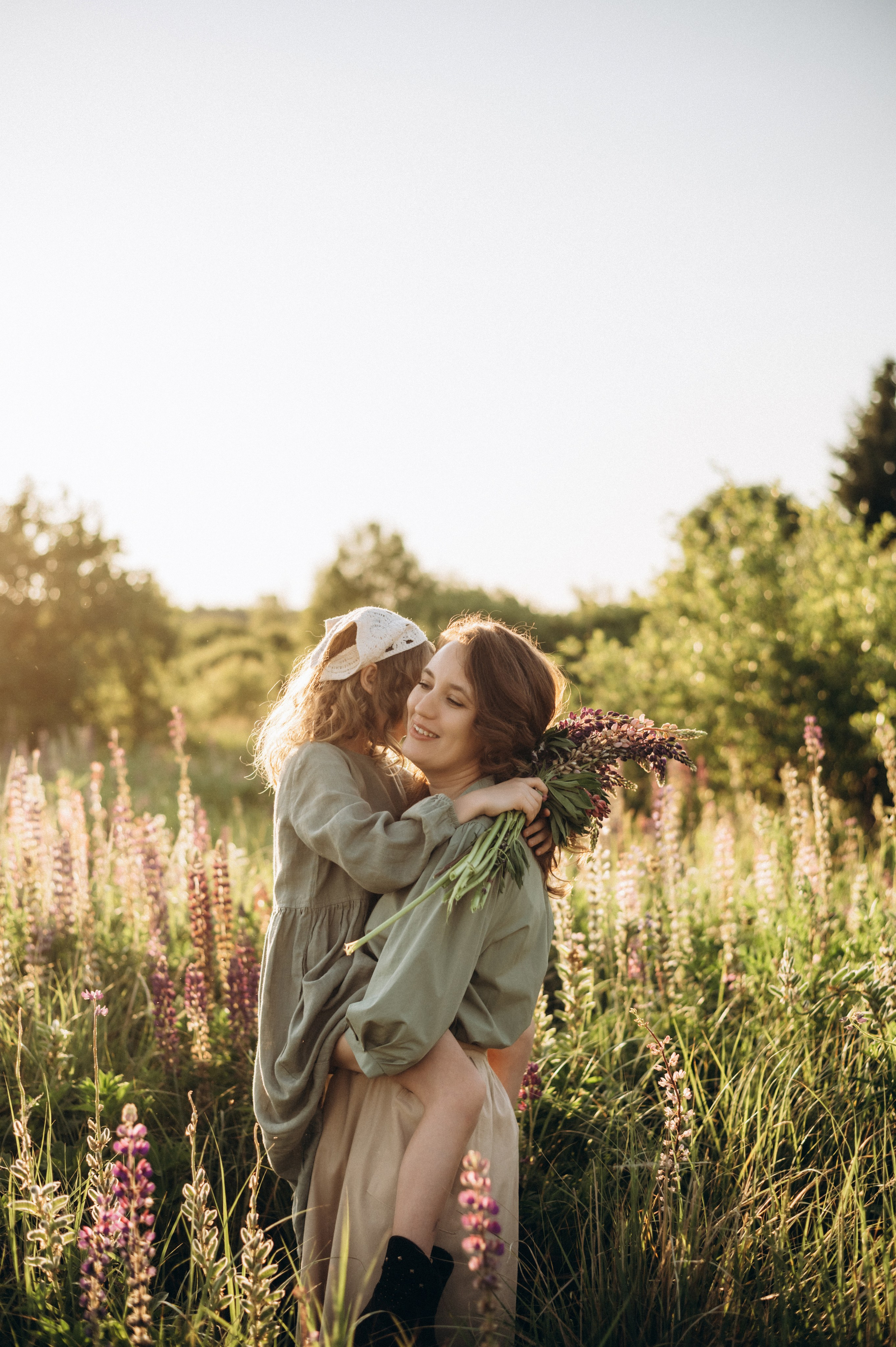 Кристина, Соня и люпиновый вечер. Фотограф Мария Стрелкова