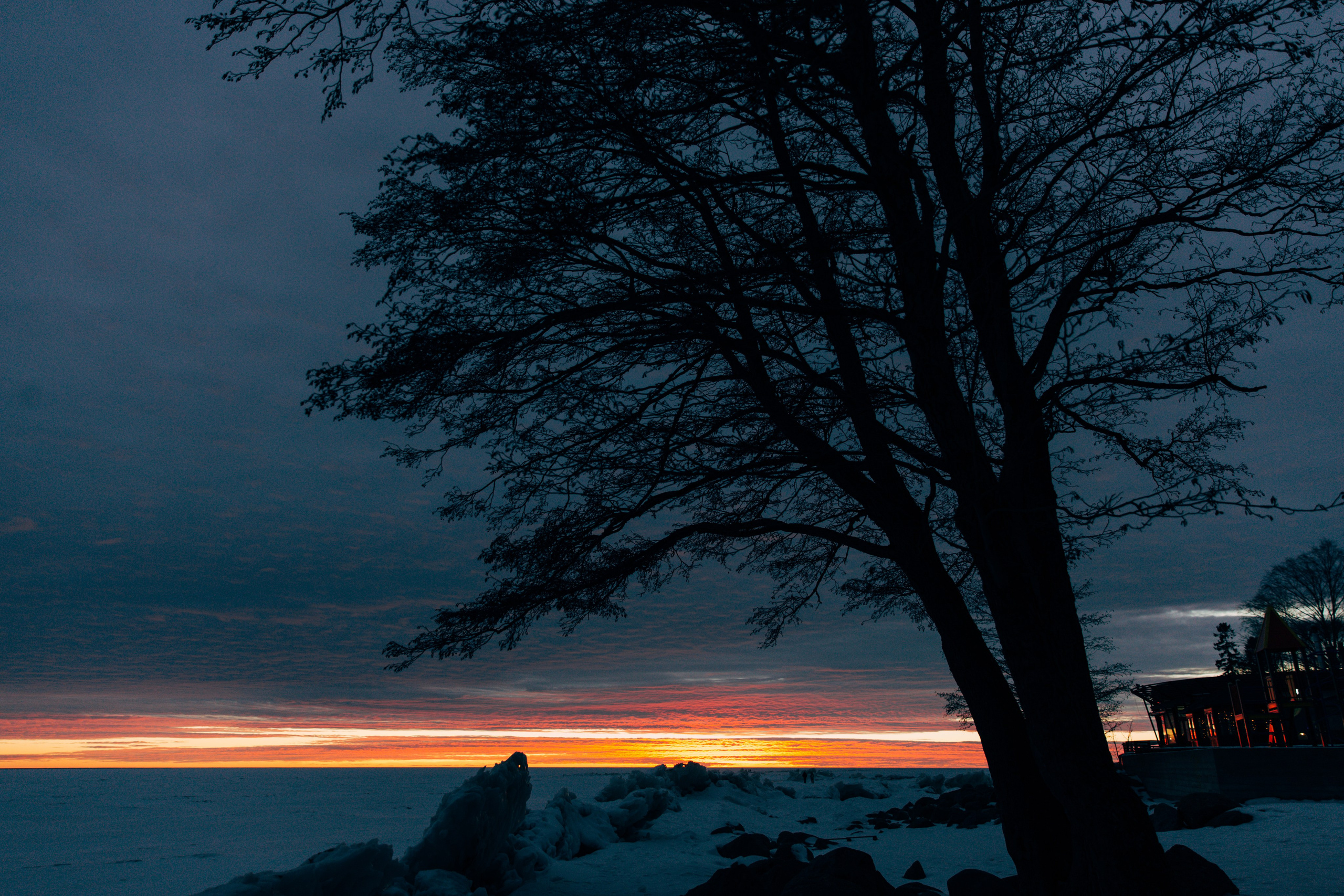 Идеи для фотосессии в СПб: Финский залив на закате (портреты)