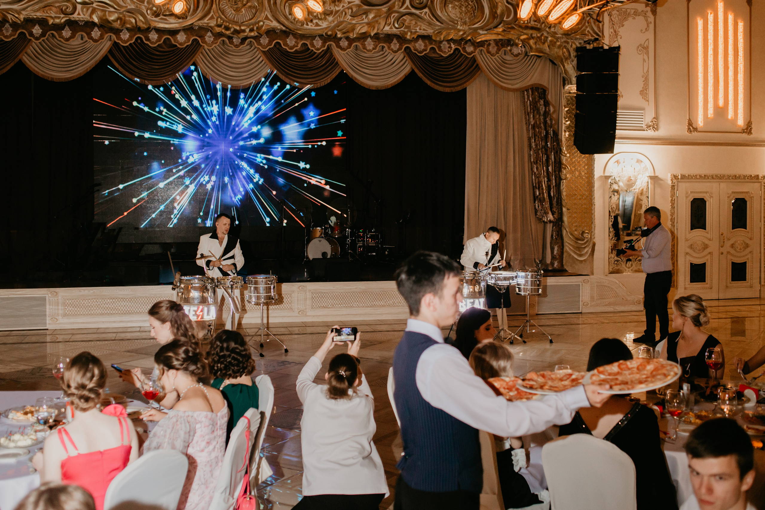 Выпускной. 11 лицей. Фотограф в Челябинске Ополихина Анна