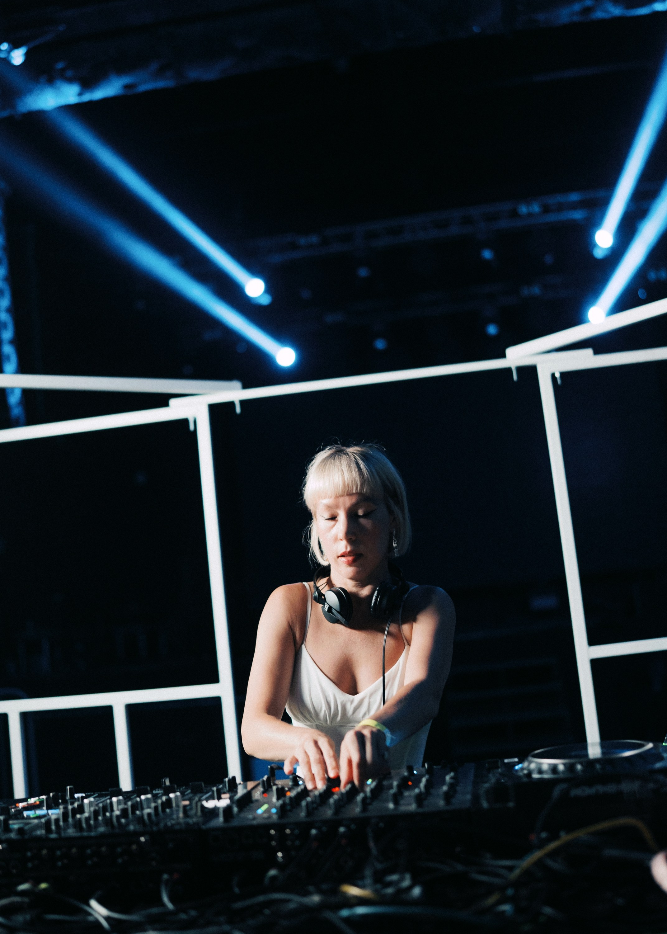 INWHITE | SMENA HARD STAGE. Annyshka