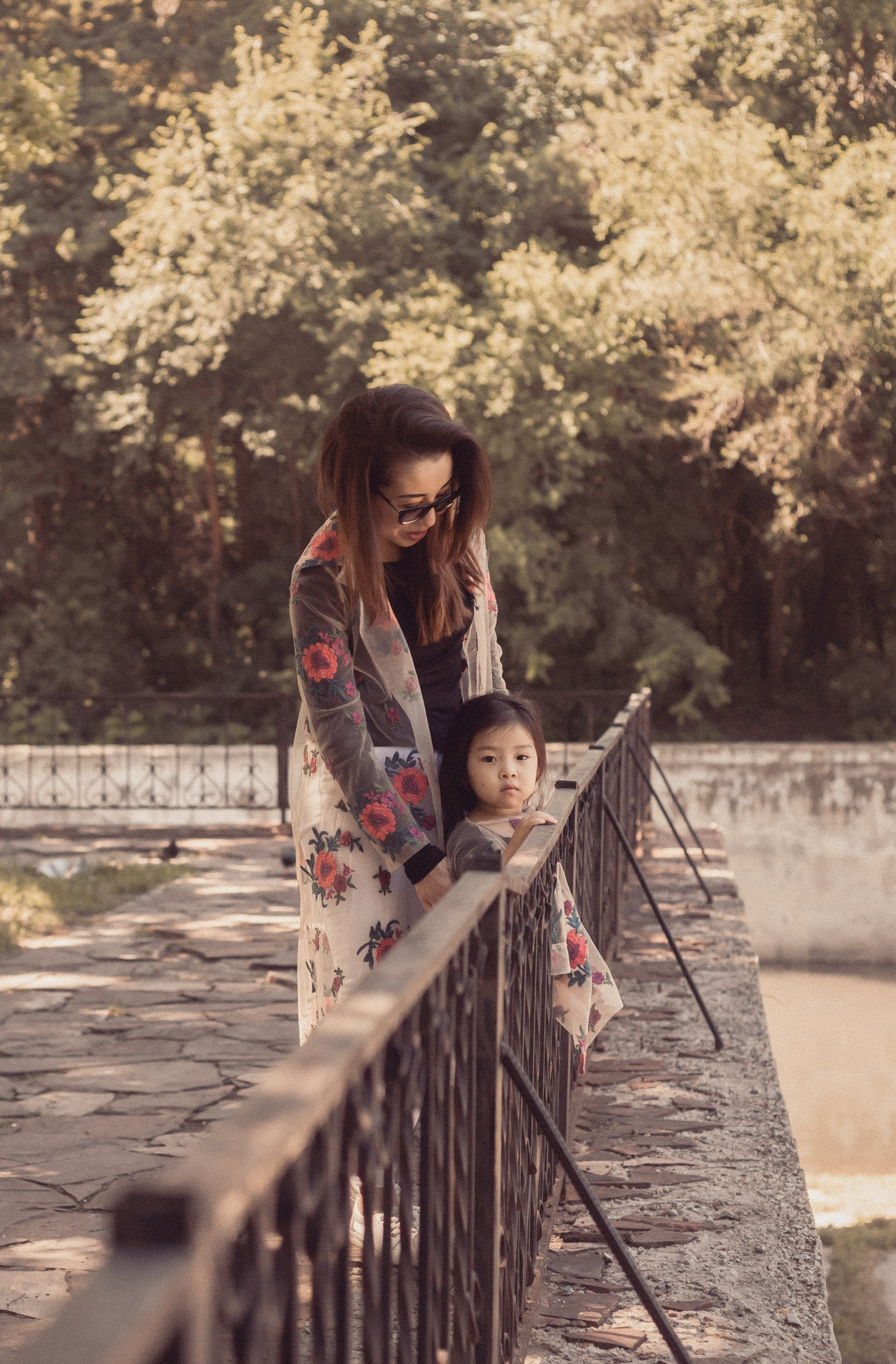 Летняя прогулка мамы и дочери. Фотограф Наталья Гончарова. Снимаю живые портреты в Алматы