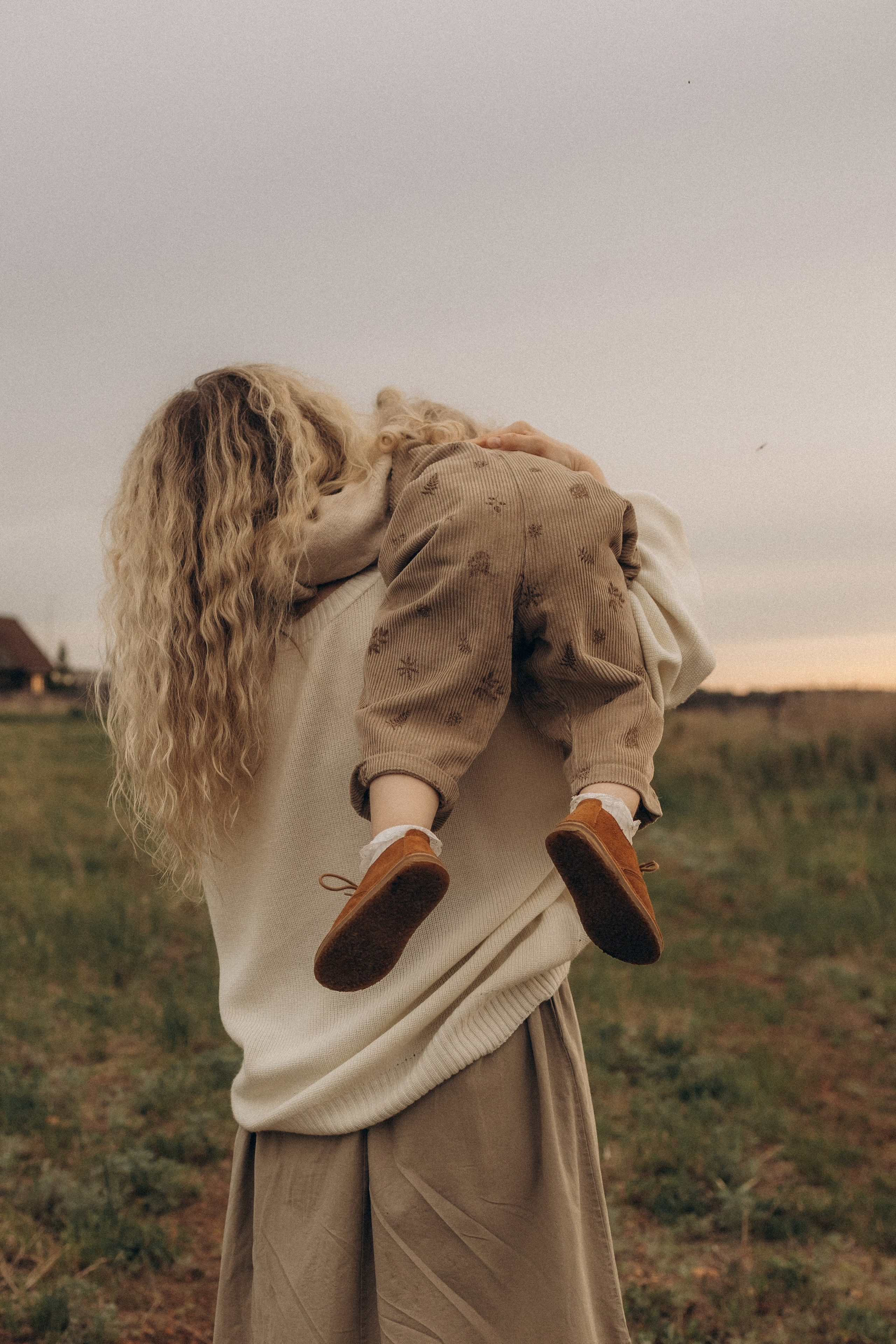 Семейная в поле. Эльвира Галимьянова — семейный фотограф Екатеринбурга