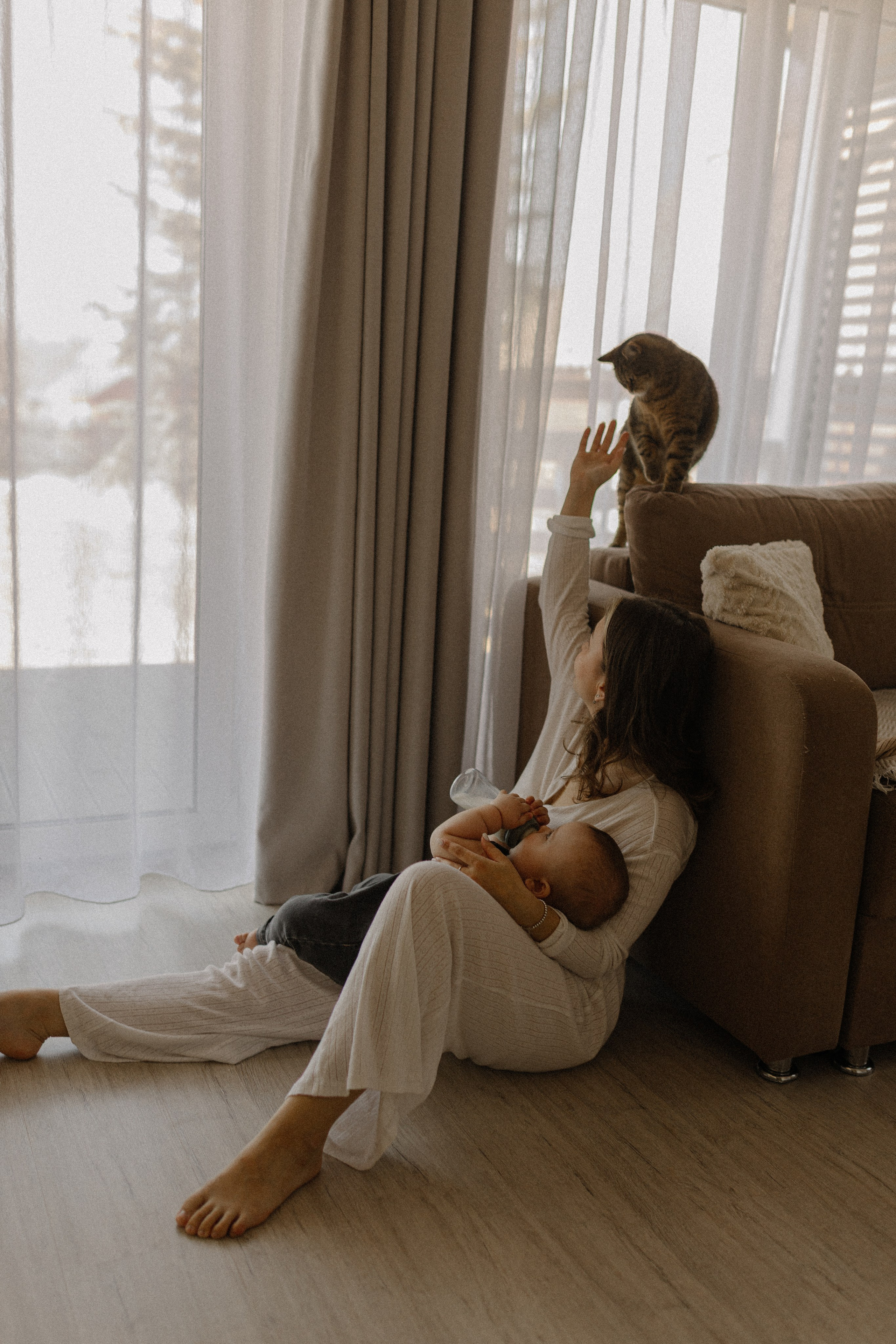 Яна и Тимофей. Домашняя съёмка. Семейный фотограф Тихвин, Санкт-Петербург и ЛО