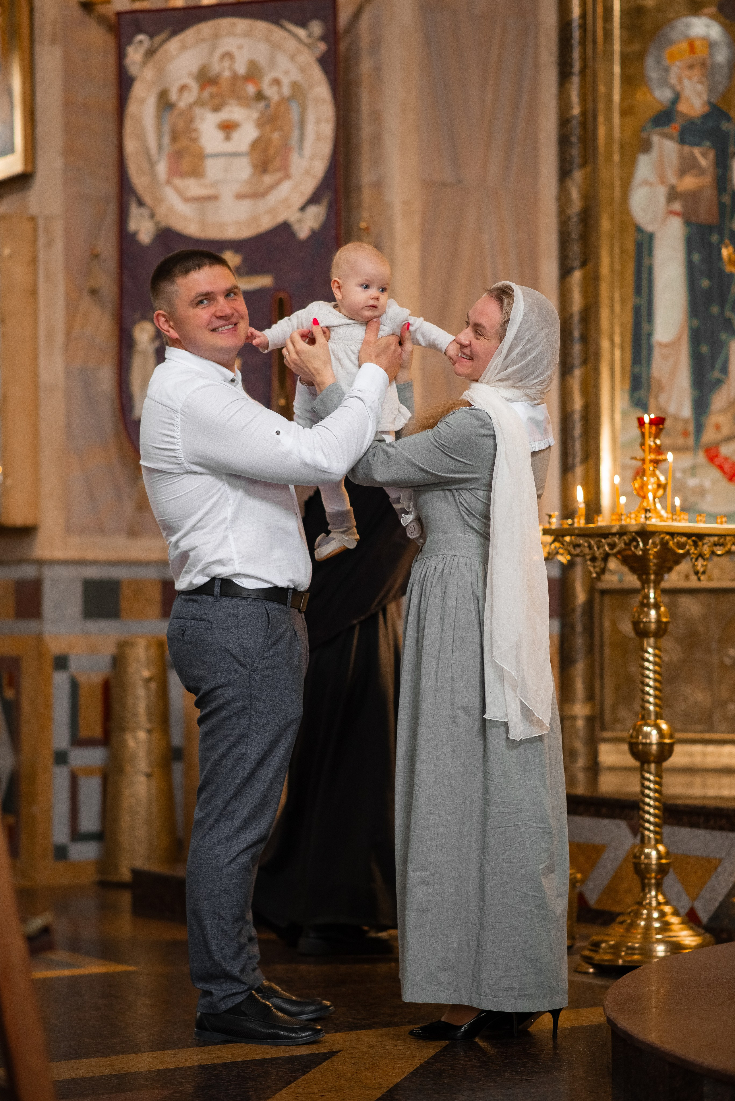 Крещение Василисы в Свято-Елисаветинском монастыре. Семейный фотограф на выписку из роддома и крещение Минск Настя Гришук