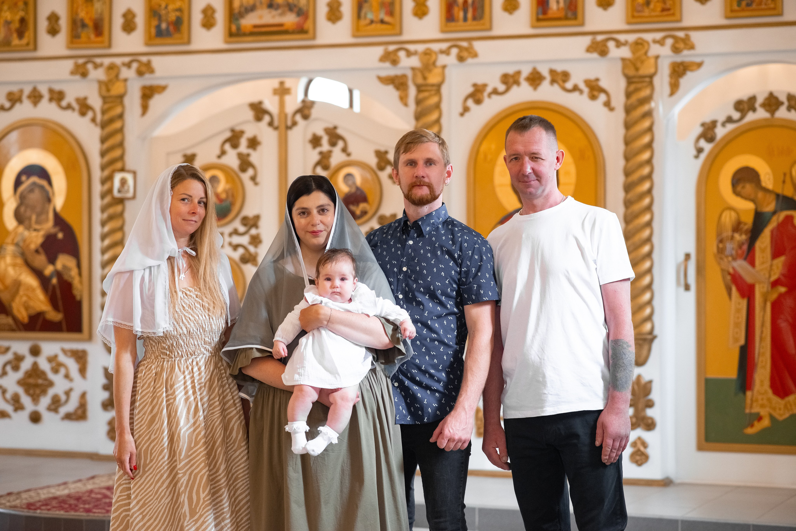 Крещении Мии в хр.Ксении Петербургской. Семейный фотограф на выписку из роддома и крещение Минск Настя Гришук