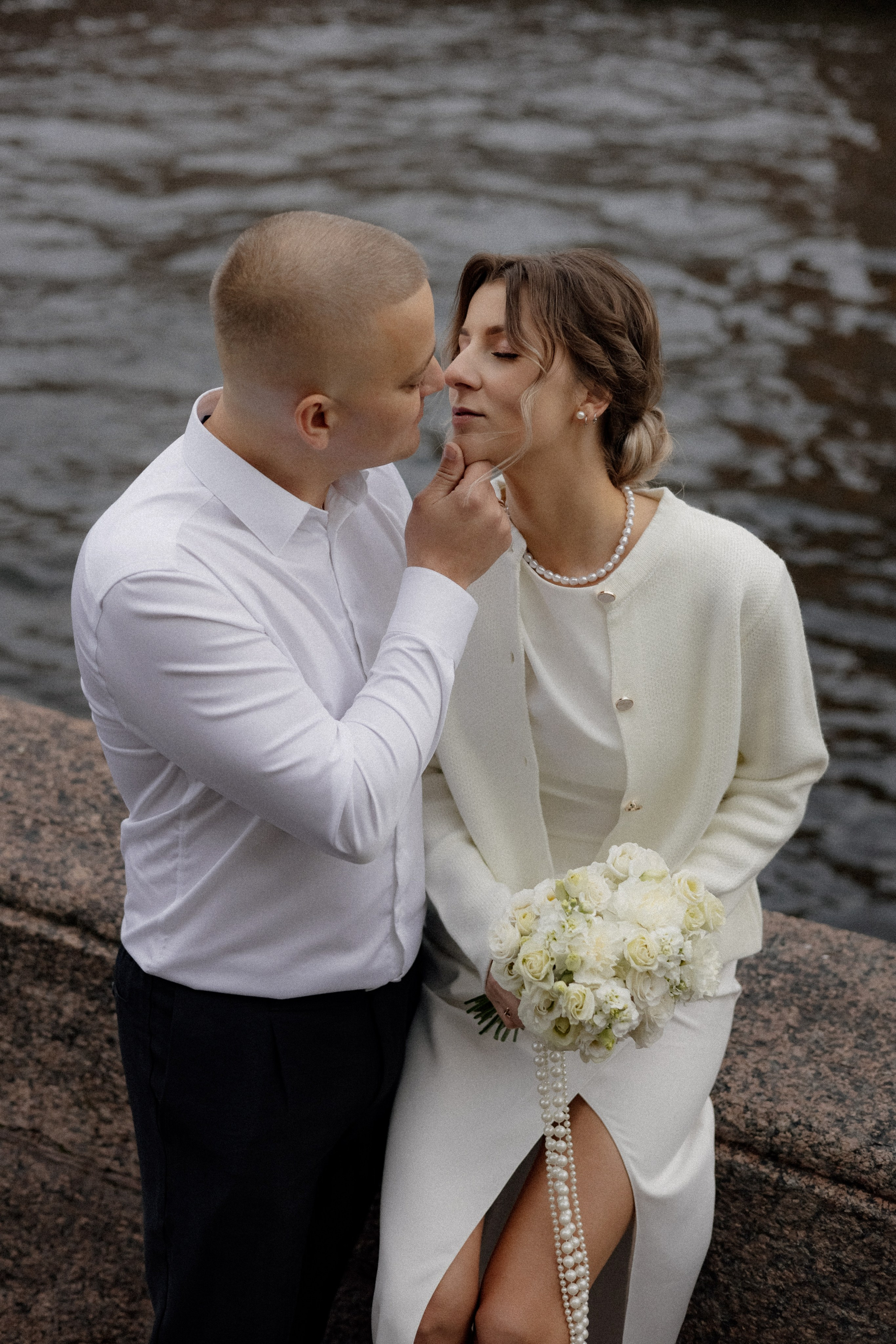 Свадебная прогулка у Исаакия. Свадебный фотограф в Санкт-Петербурге Ксения Кобышева