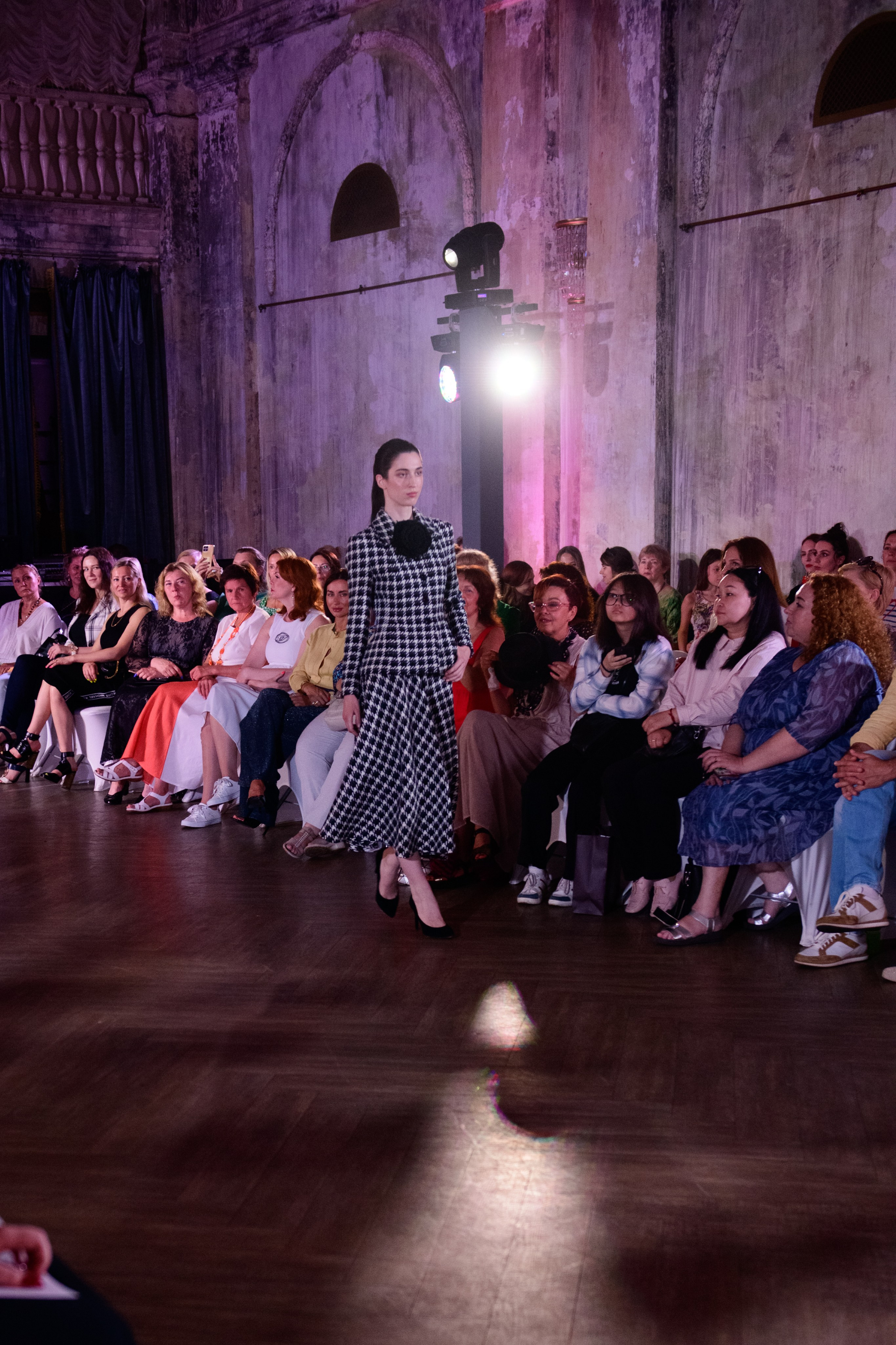 Модный показ «Аллея моды». Организация и проведение фотосъемок в Санкт-Петербурге. Фотограф Смирягин Илья