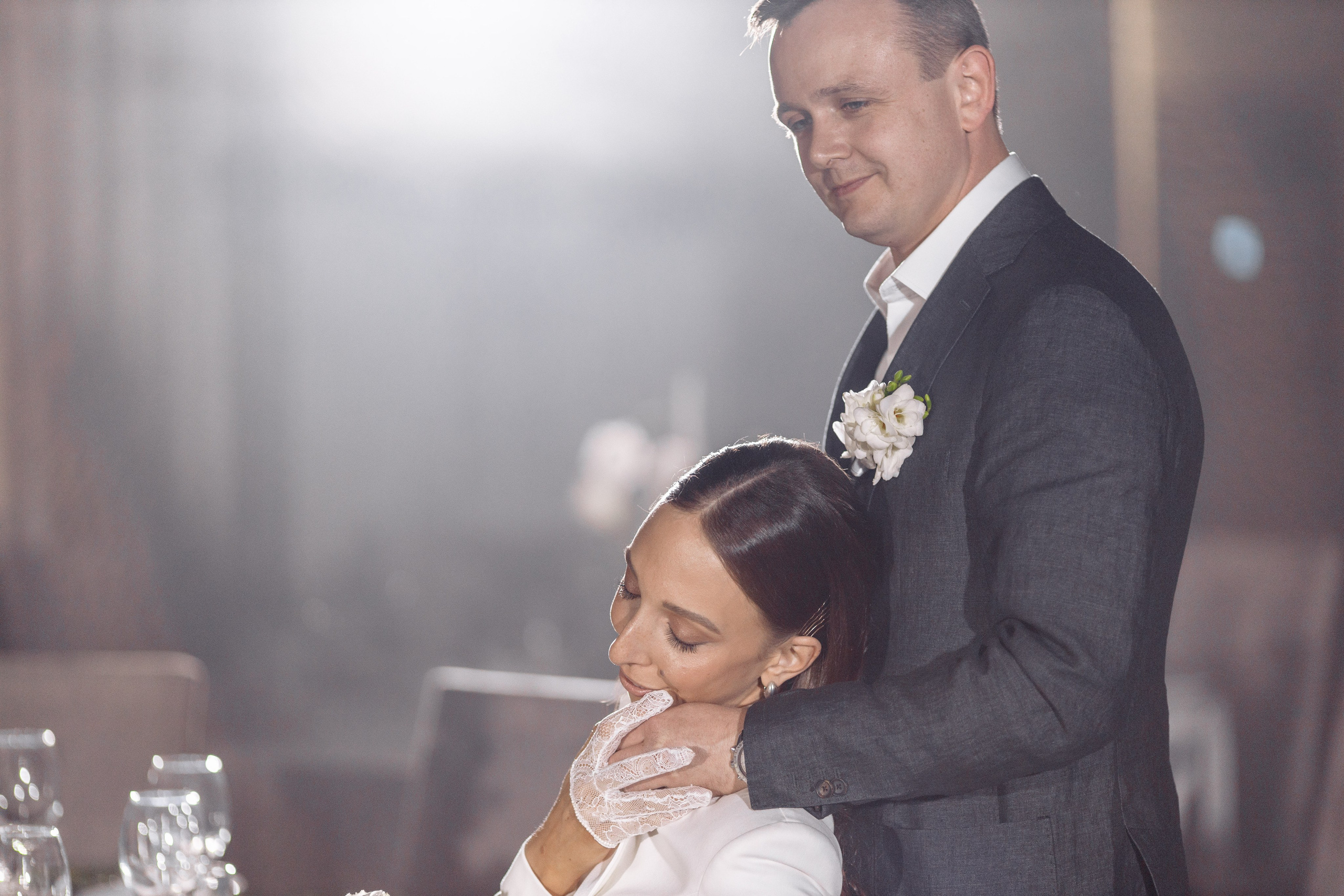 Свадебная фотосессия красивый банкет. Свадебный фотограф в Екатеринбурге Илья Корсаков