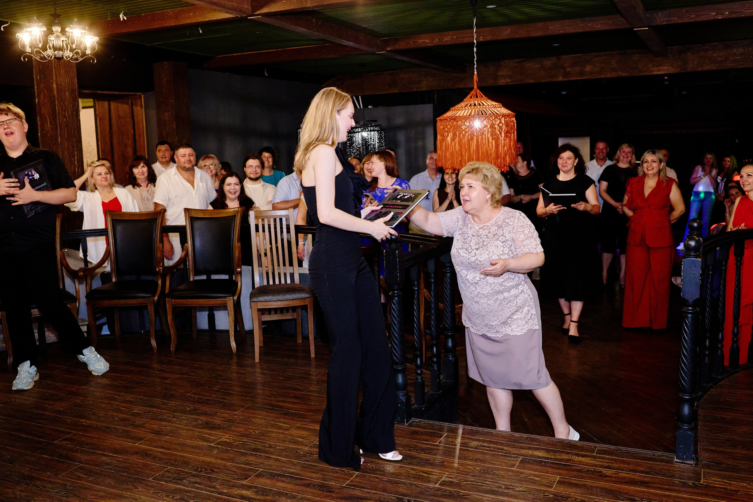 Выпускной 35 Сош. Фотограф Выпускные альбомы Таганрог Сергей Коробченко