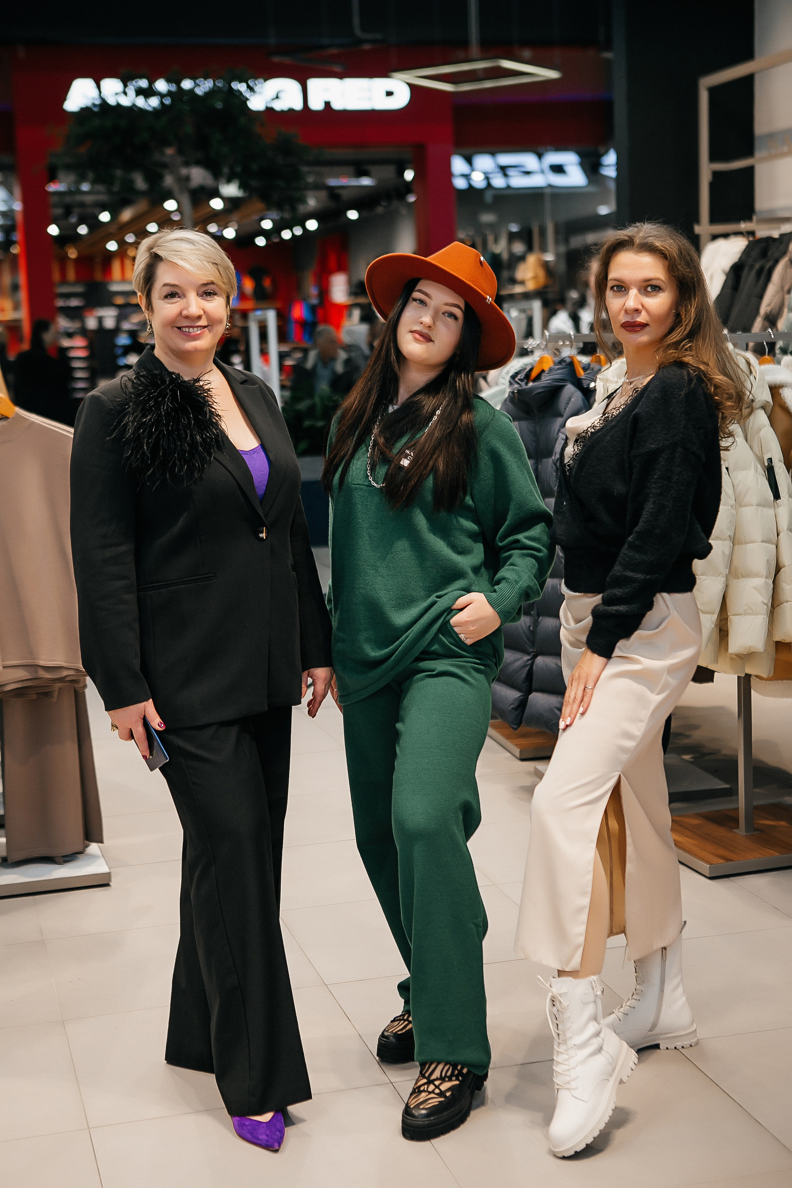 Открытие магазина SAVAGE. Контент фотограф, съемка для маркетплейсов, фуд съемка и репортажи в Новосибирске Ралия Галеева