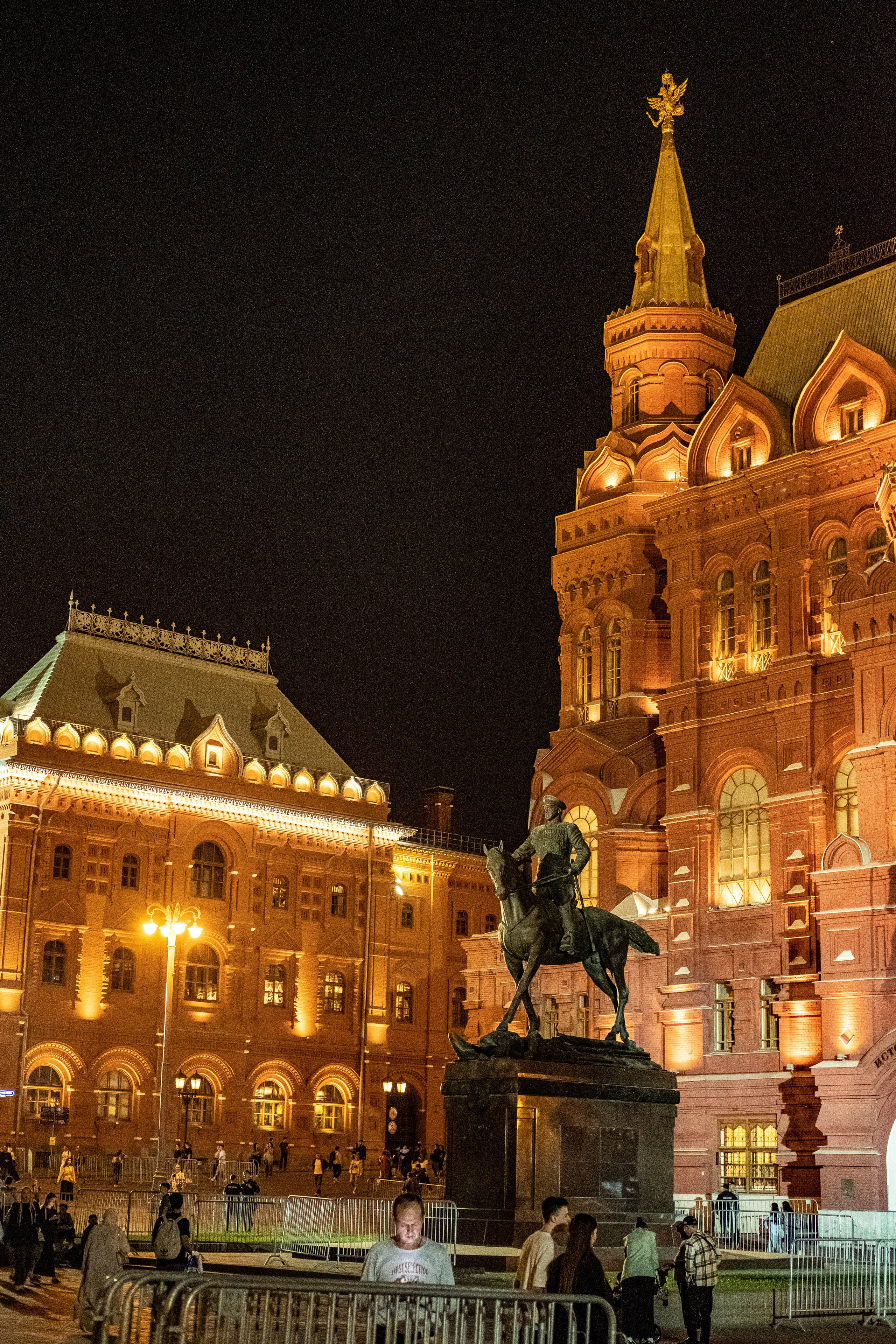 Москва 2024. Свадебный и семейный фотограф в Новосибирске, Санкт-Петербурге, Москве