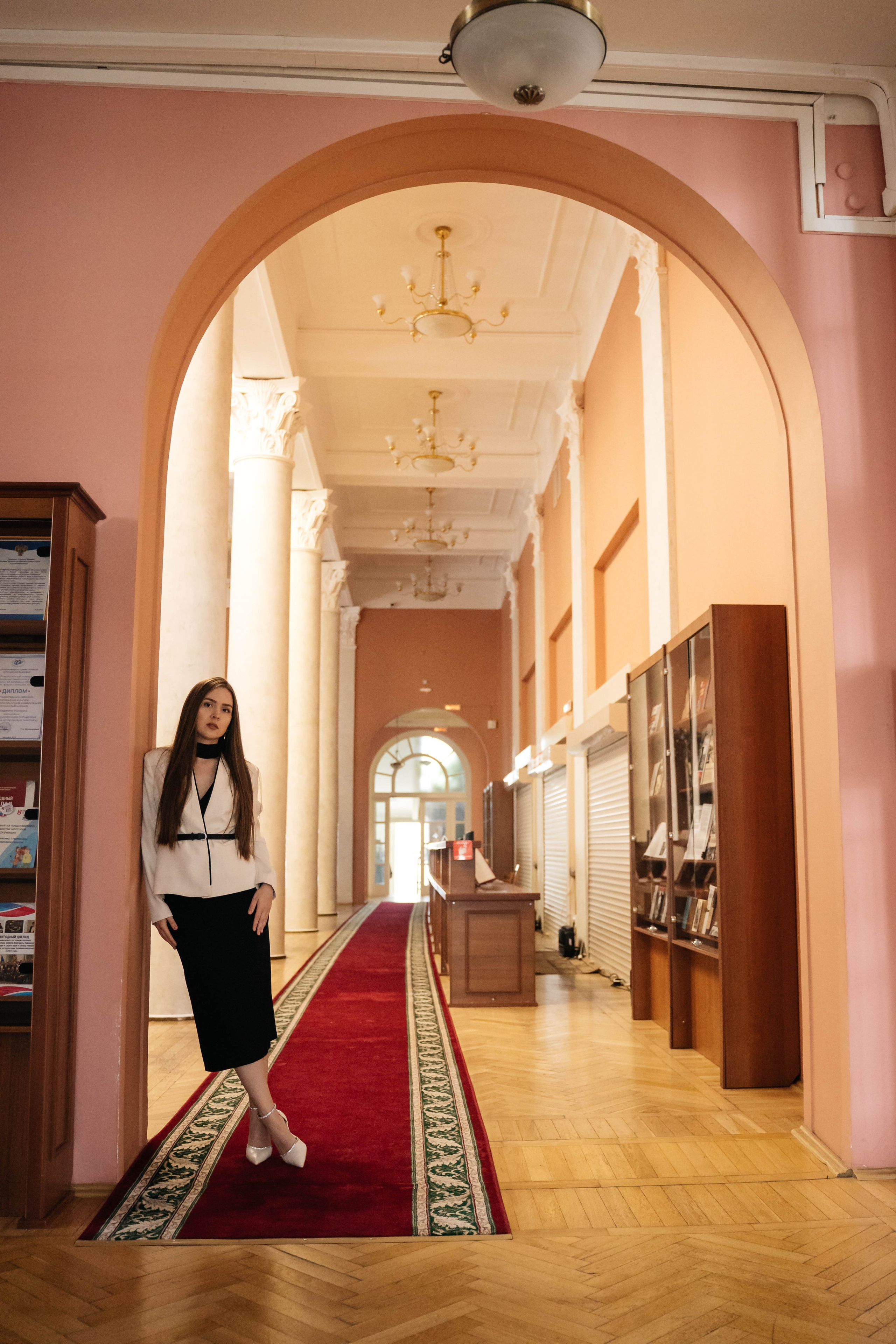 В библиотеке. Видеограф и Фотограф в Челябинске Ксения и Владимир Рюмины