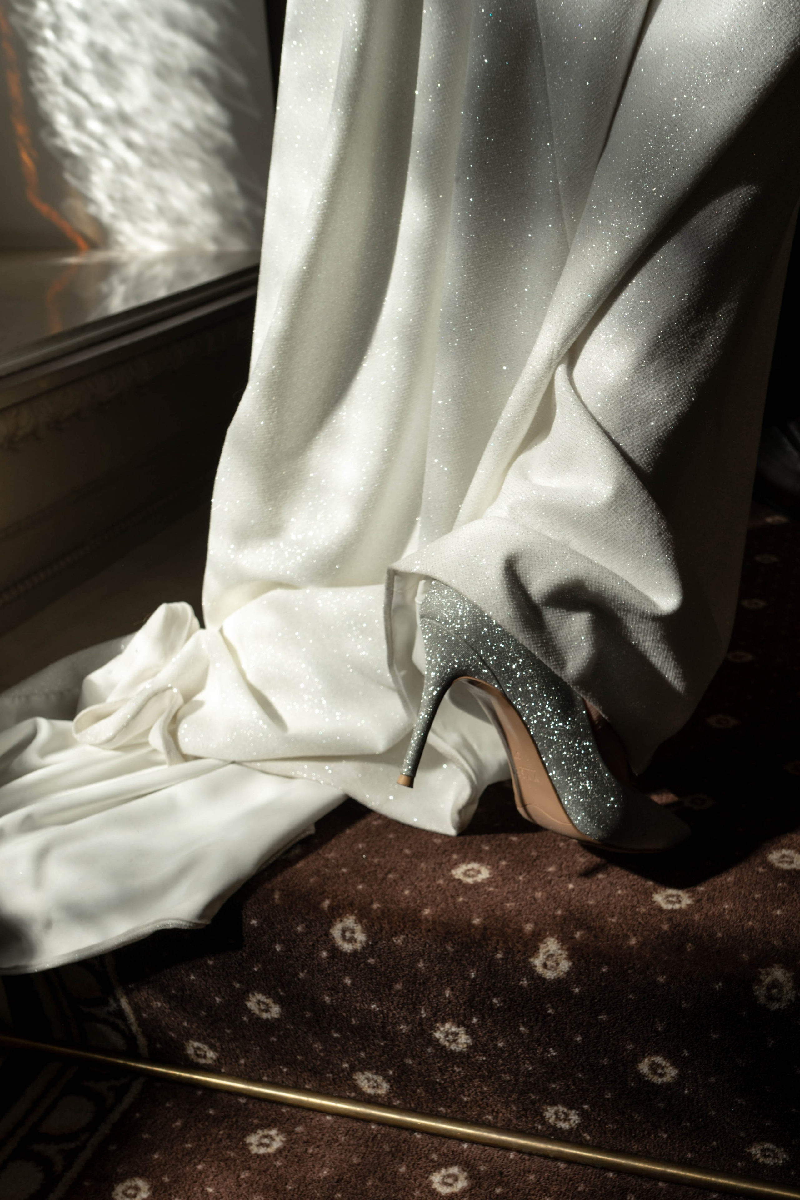 Настя и Дима: свадебная съемка в отеле. Фотограф в Иркутске