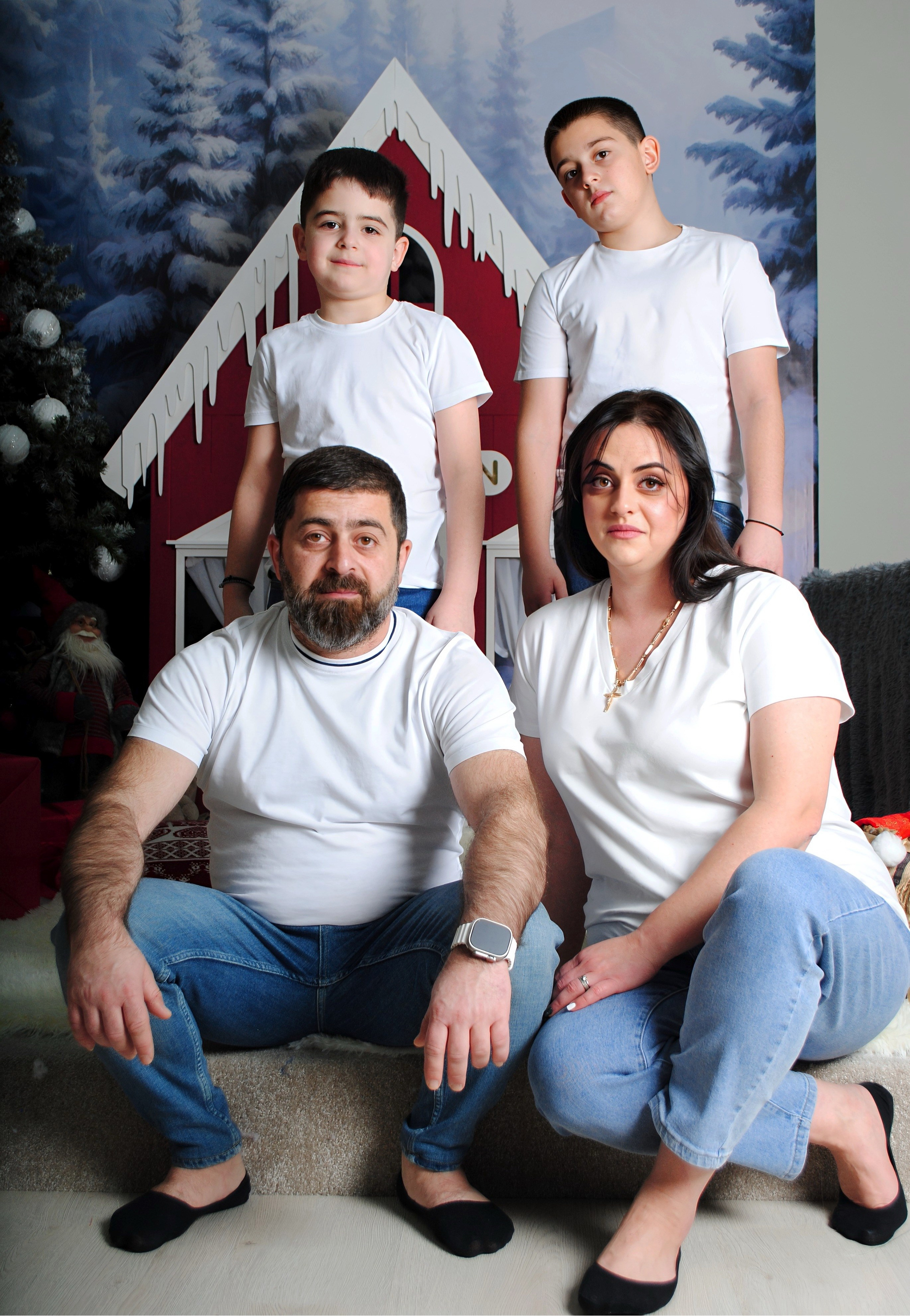 Мария и семья. Фотограф Мария Мусаелян