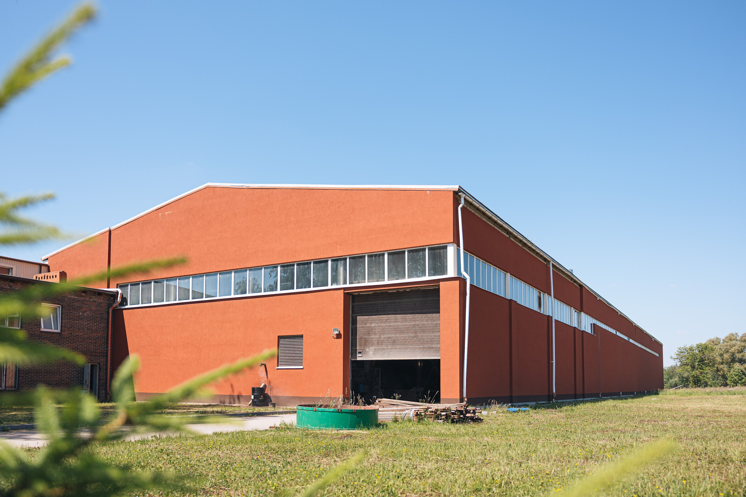 BKK. The content is a survey of the factory. KRIS KRUPINNIKOVA