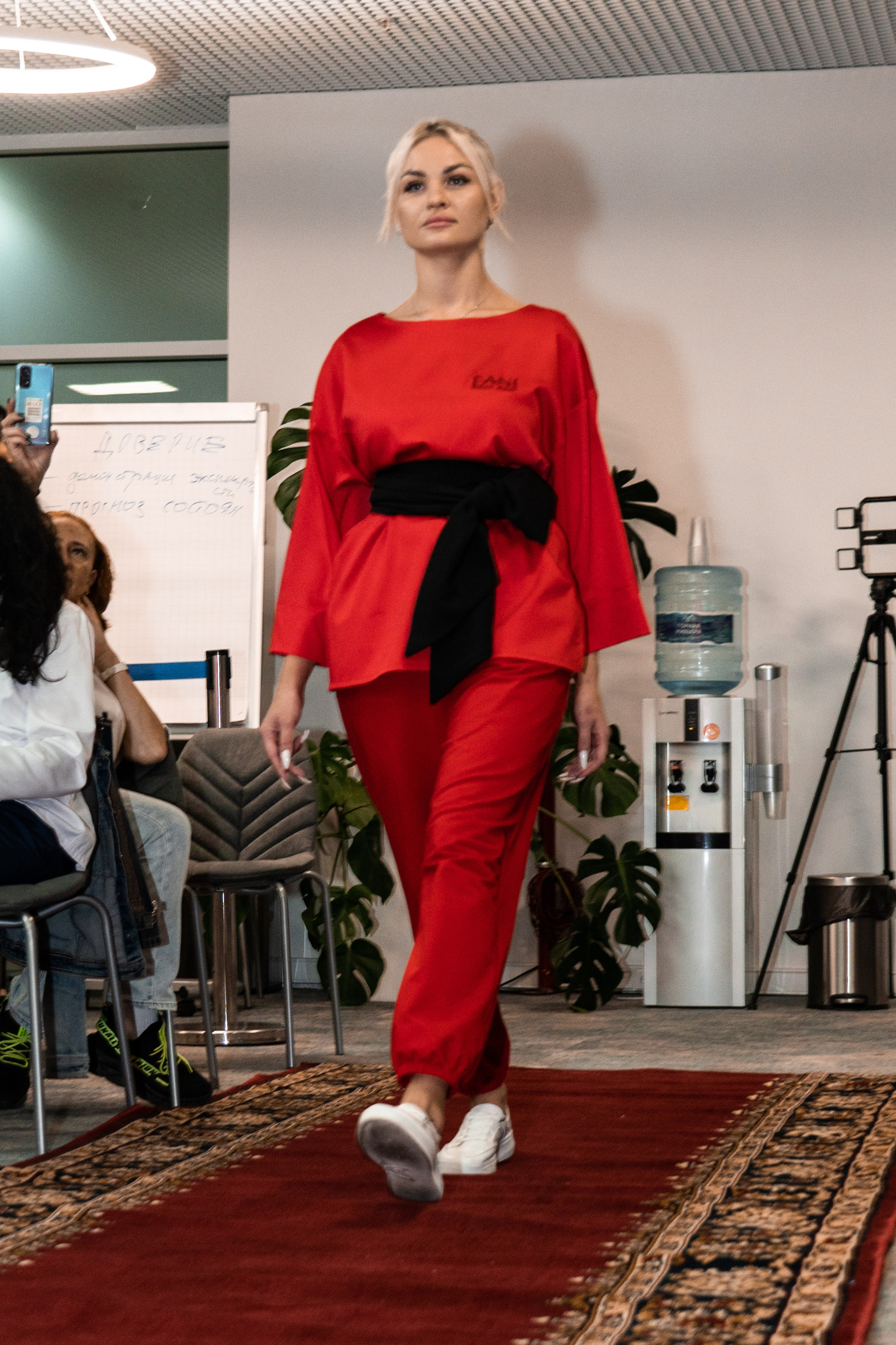 Модель для предметной съемки  Ангелина Б Сочи| Sale Easy