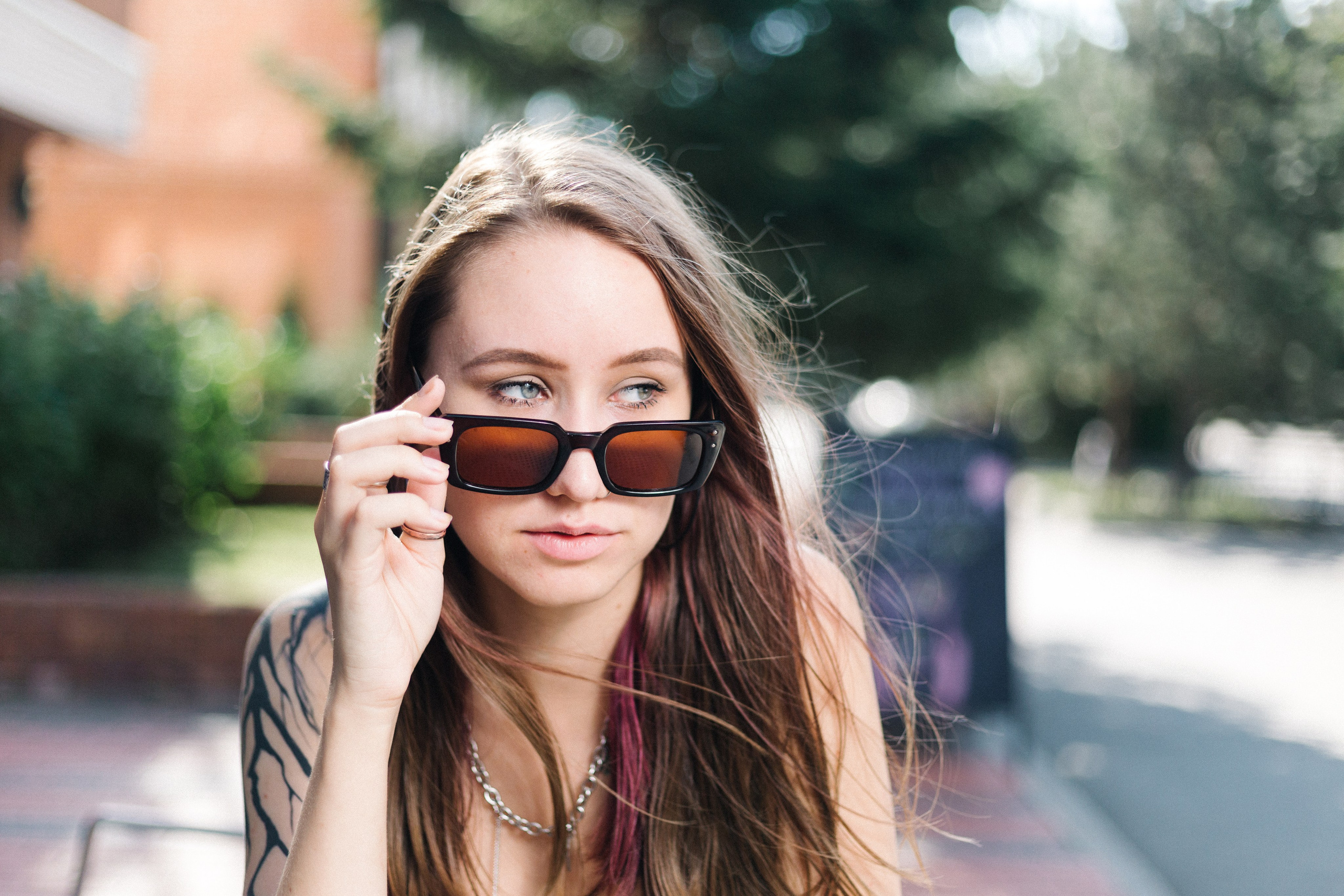 Яркая летняя съёмка на улице в Новосибирске. Портретный и репортажный фотограф. Мыльников Илья