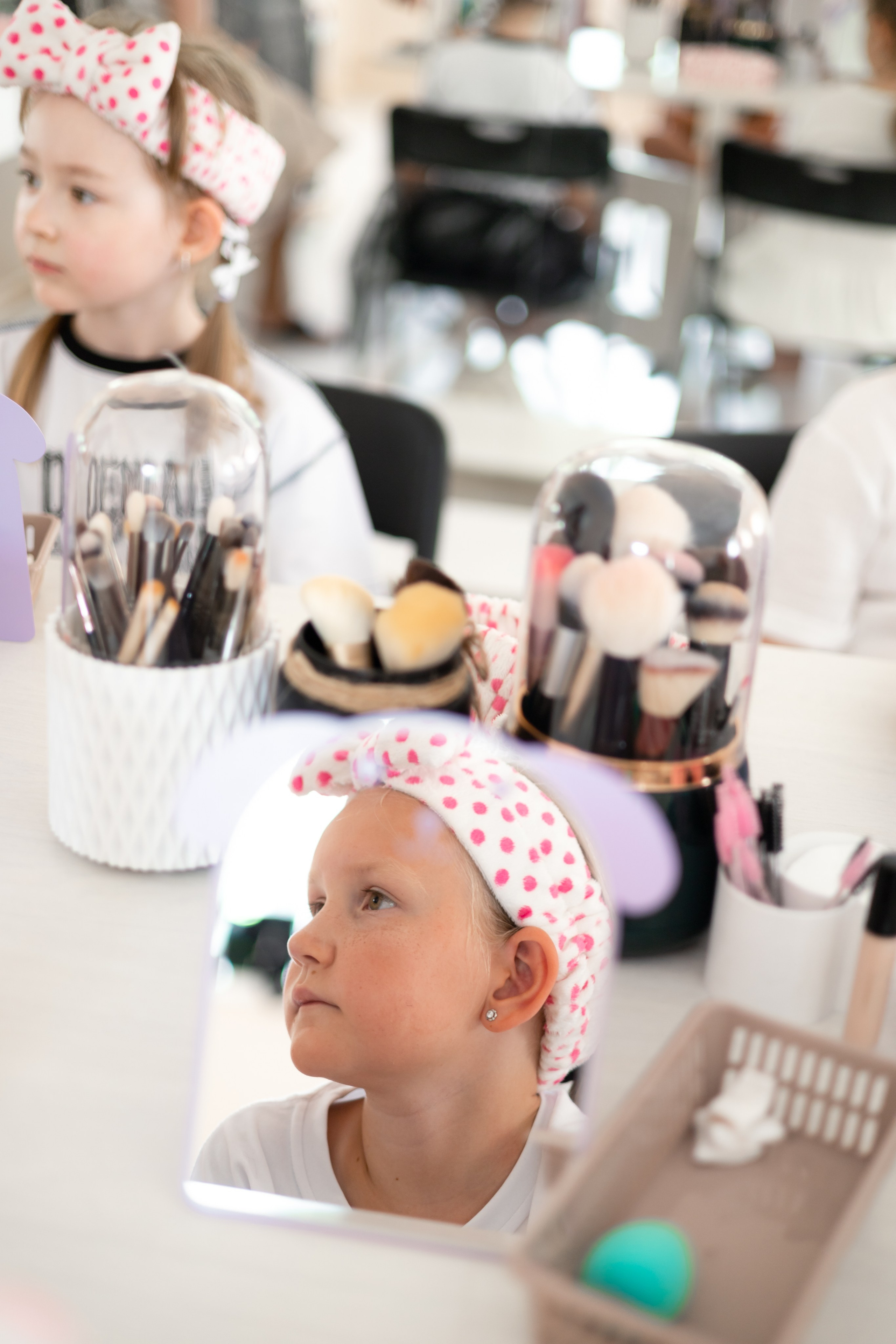 Мастер-класс макияжа на 9-й день рождения Вероники. Школа для девочек во Владивостоке — Само Совершенство