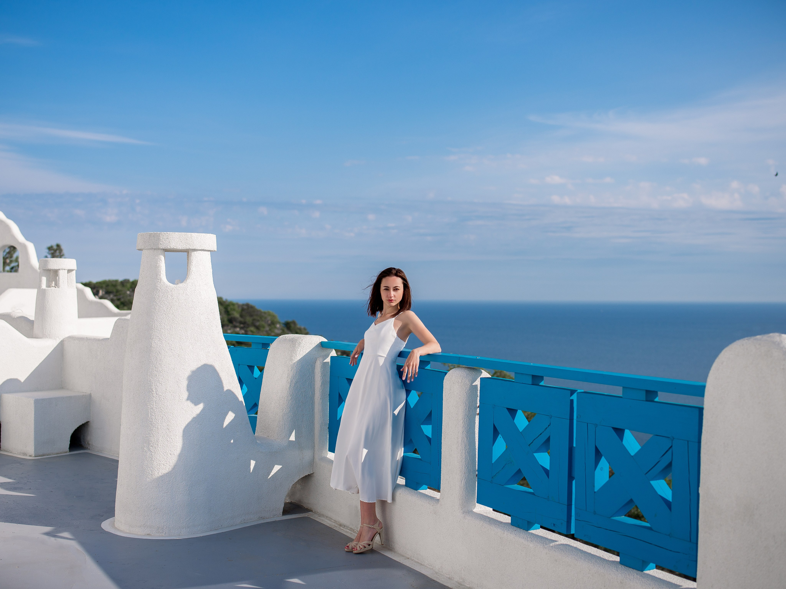 Летнее платье с открытой спиной миди напрокат в Севастополе