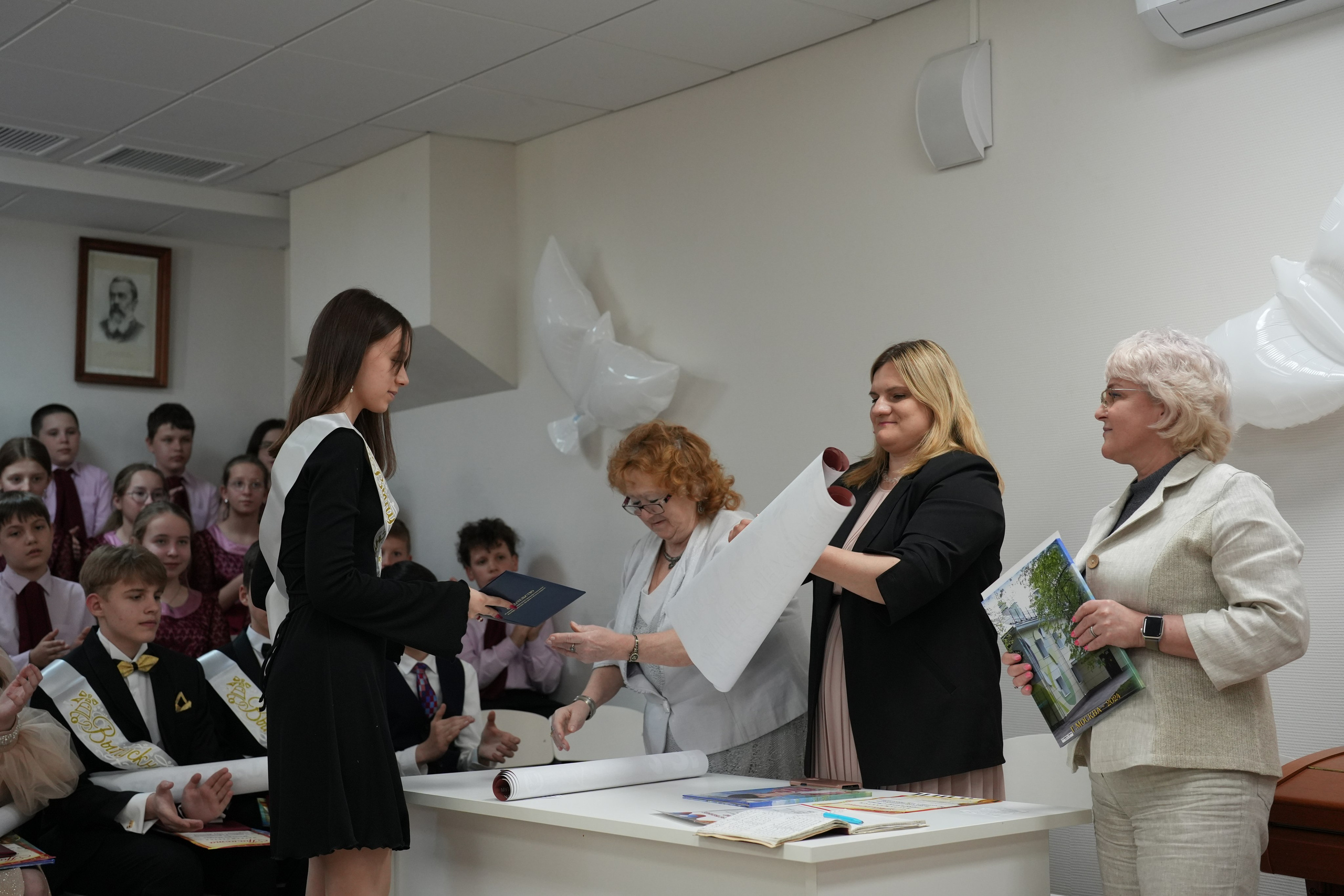 Выпускной в музыкально-хоровой школе г. Москвы № 106. Семейный и детский фотограф в Москве Оксана Чибизова