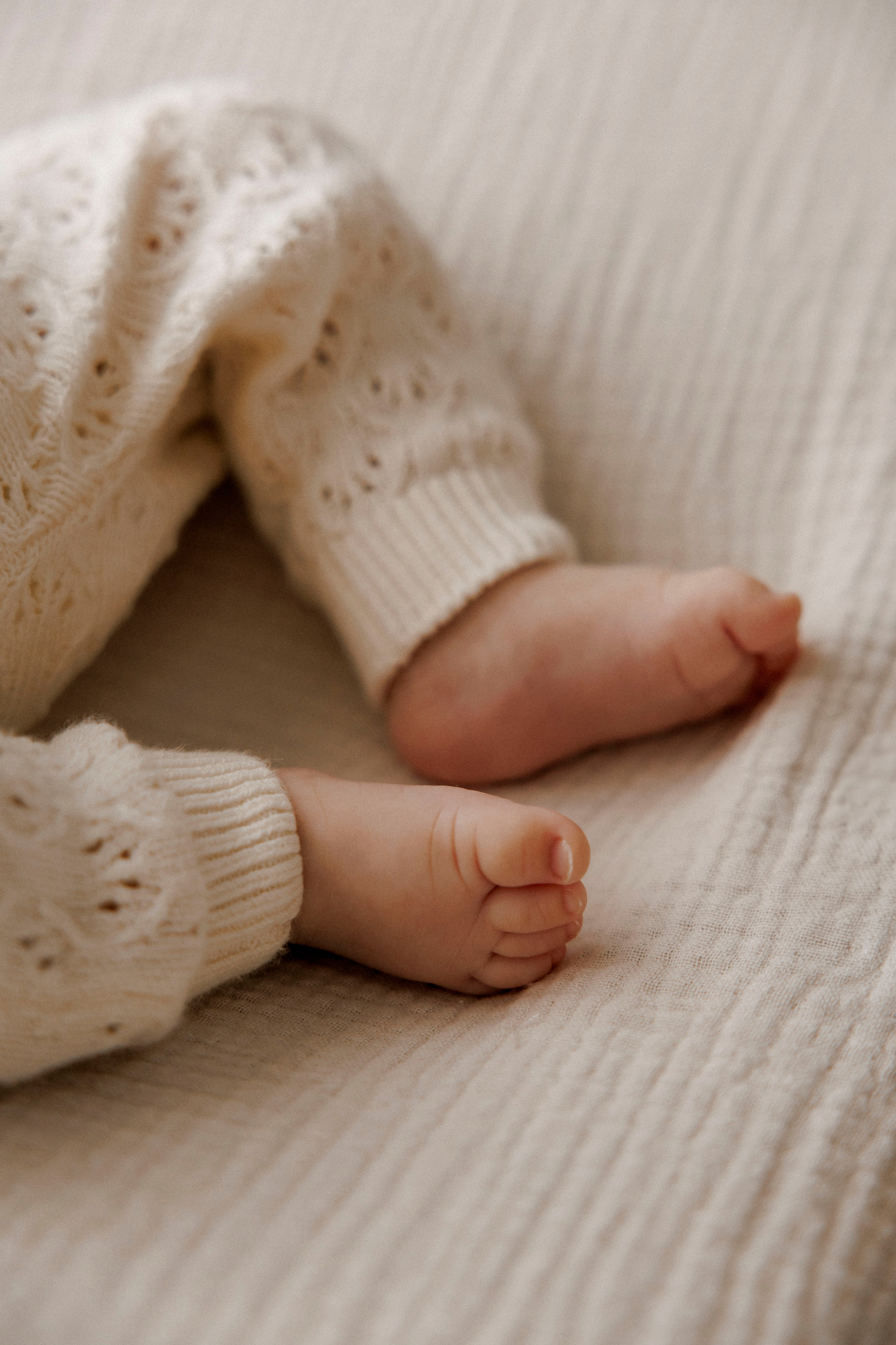 New born family photoshoot at home. Wedding and family photographer