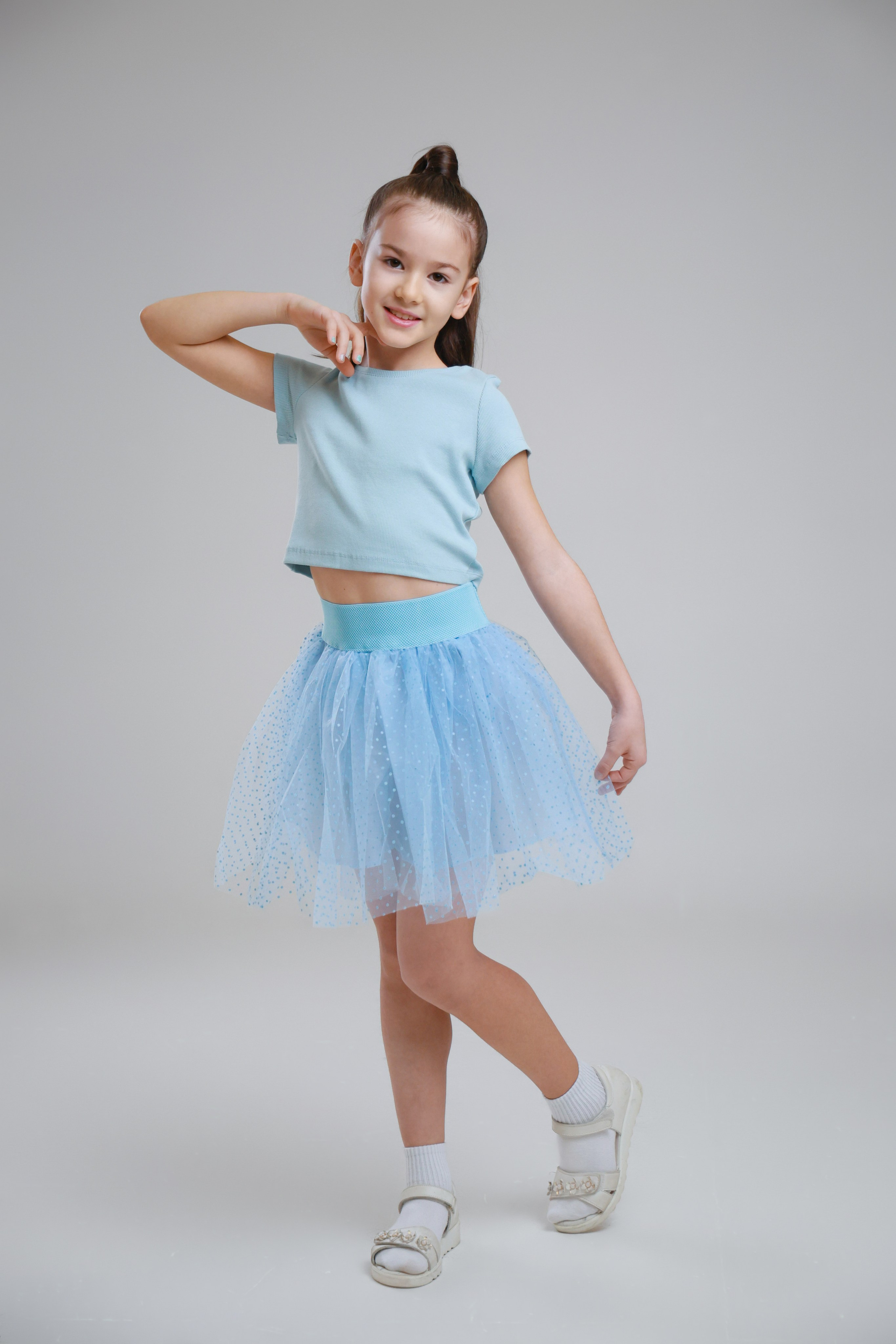 Фото детских платьев для рекламы на маркетплейсах. Фотограф, видеограф