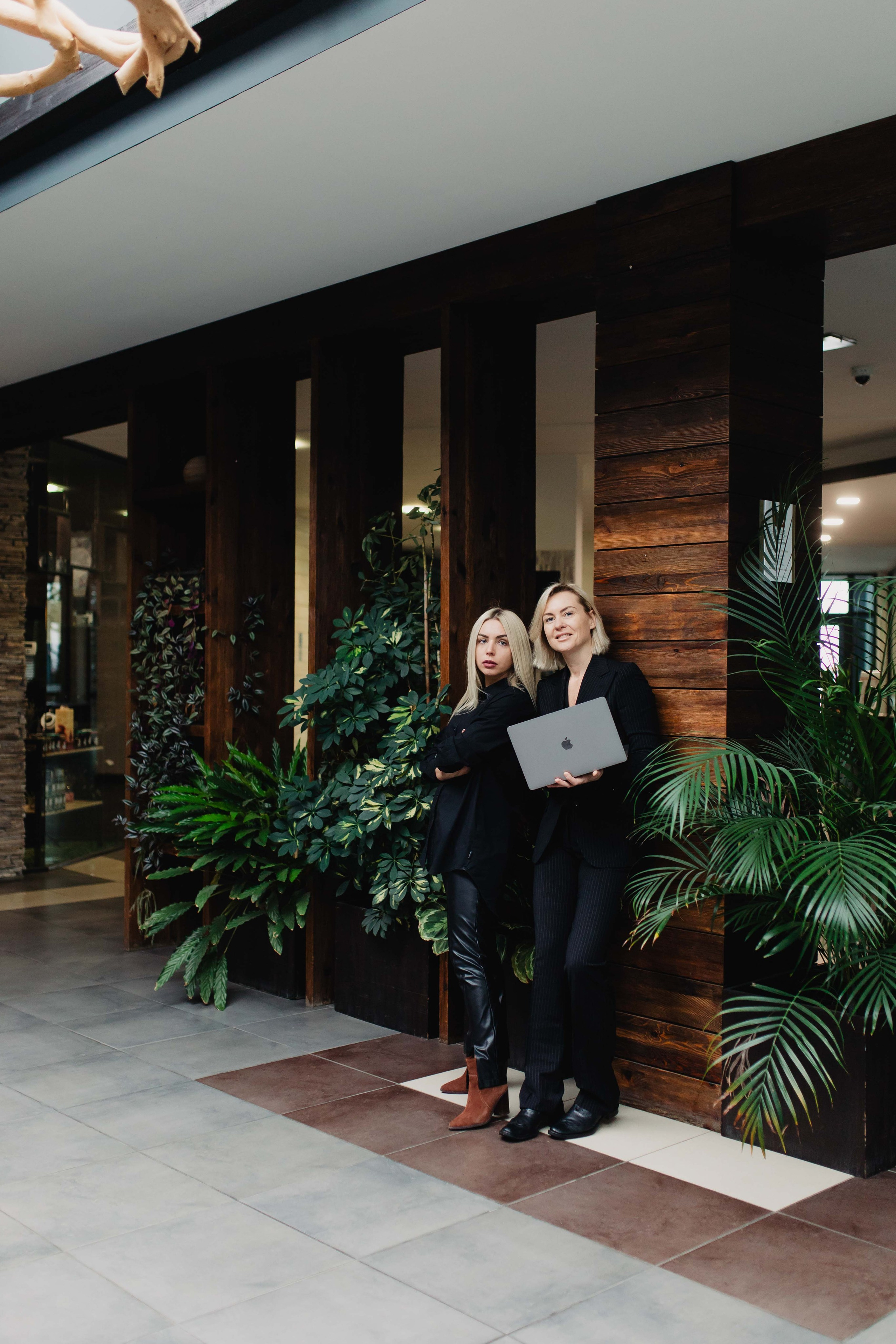 Kate and Helena. Лариса Богомолова. Фотограф. Видеограф. Болгария