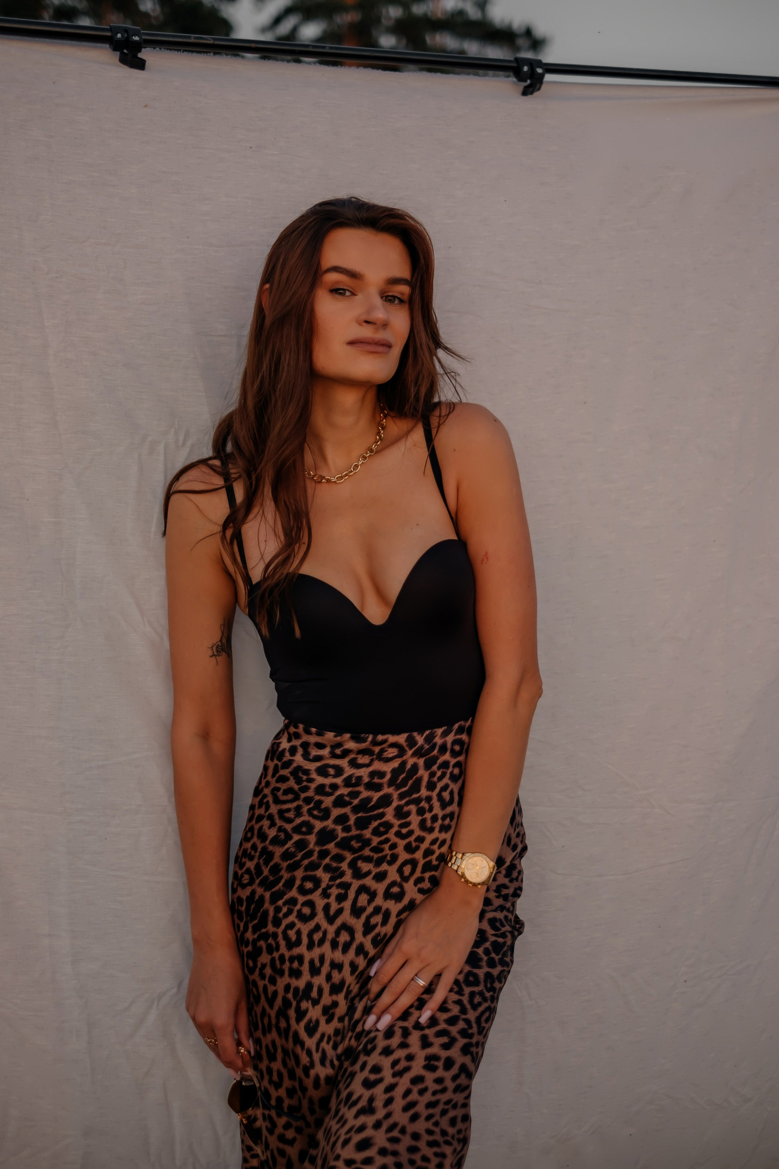 Катя с дочками на берегу. Фотограф в Новосибирске Диана Ильиных