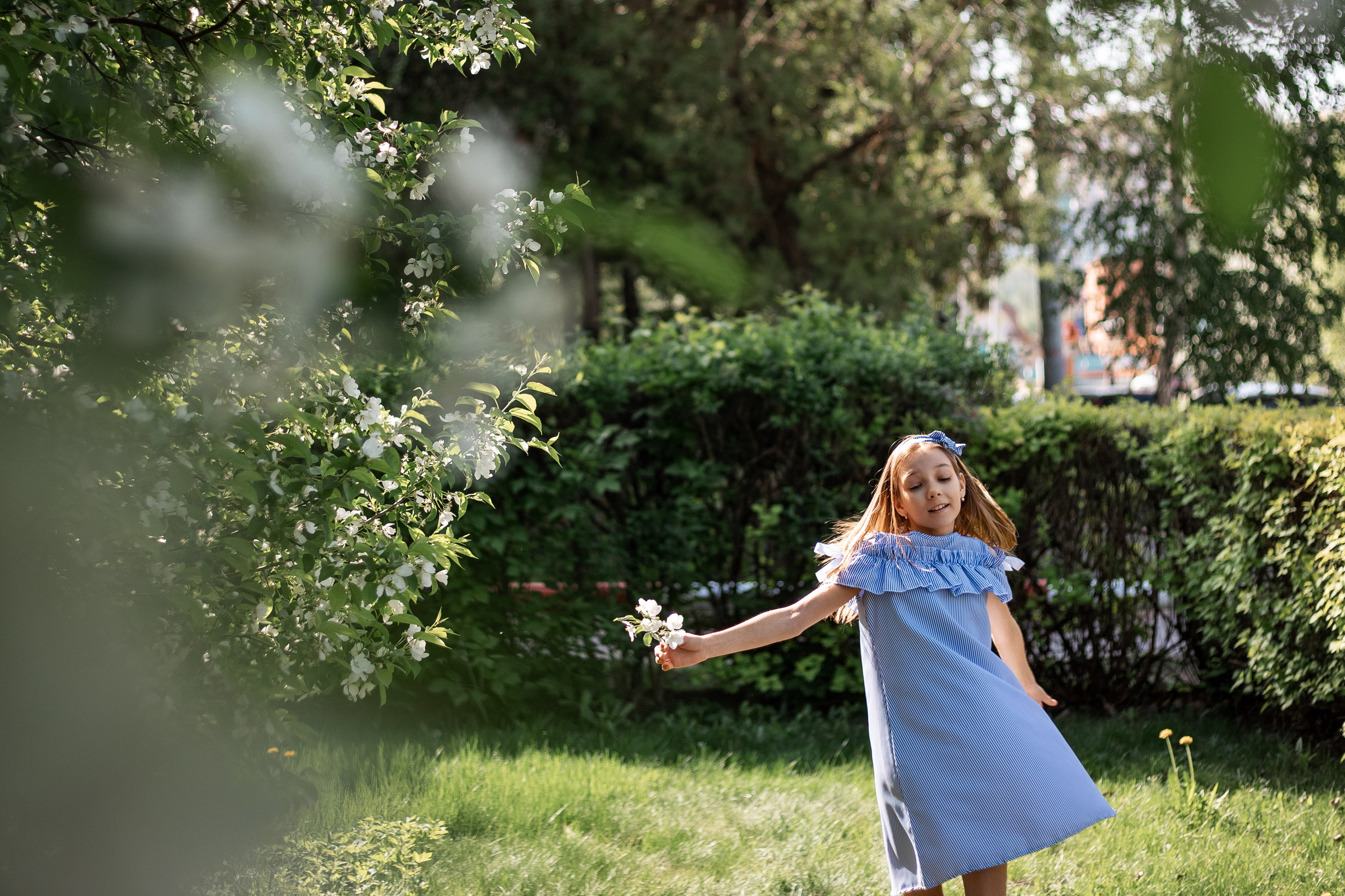 Цветение яблони 2023. Фотограф Пермь. Свадьбы. Семья и дети, школа, д. сад. Фотокниги