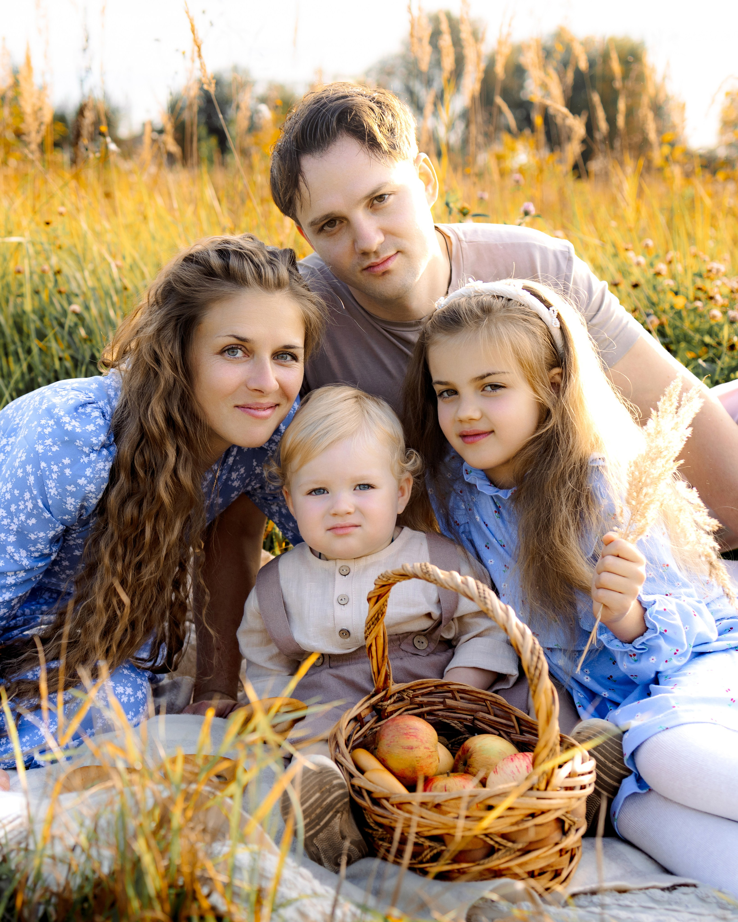 Прогулка на закате. Колесникова Татьяна. Фотограф новорожденных Щёлково, Москва, Королев