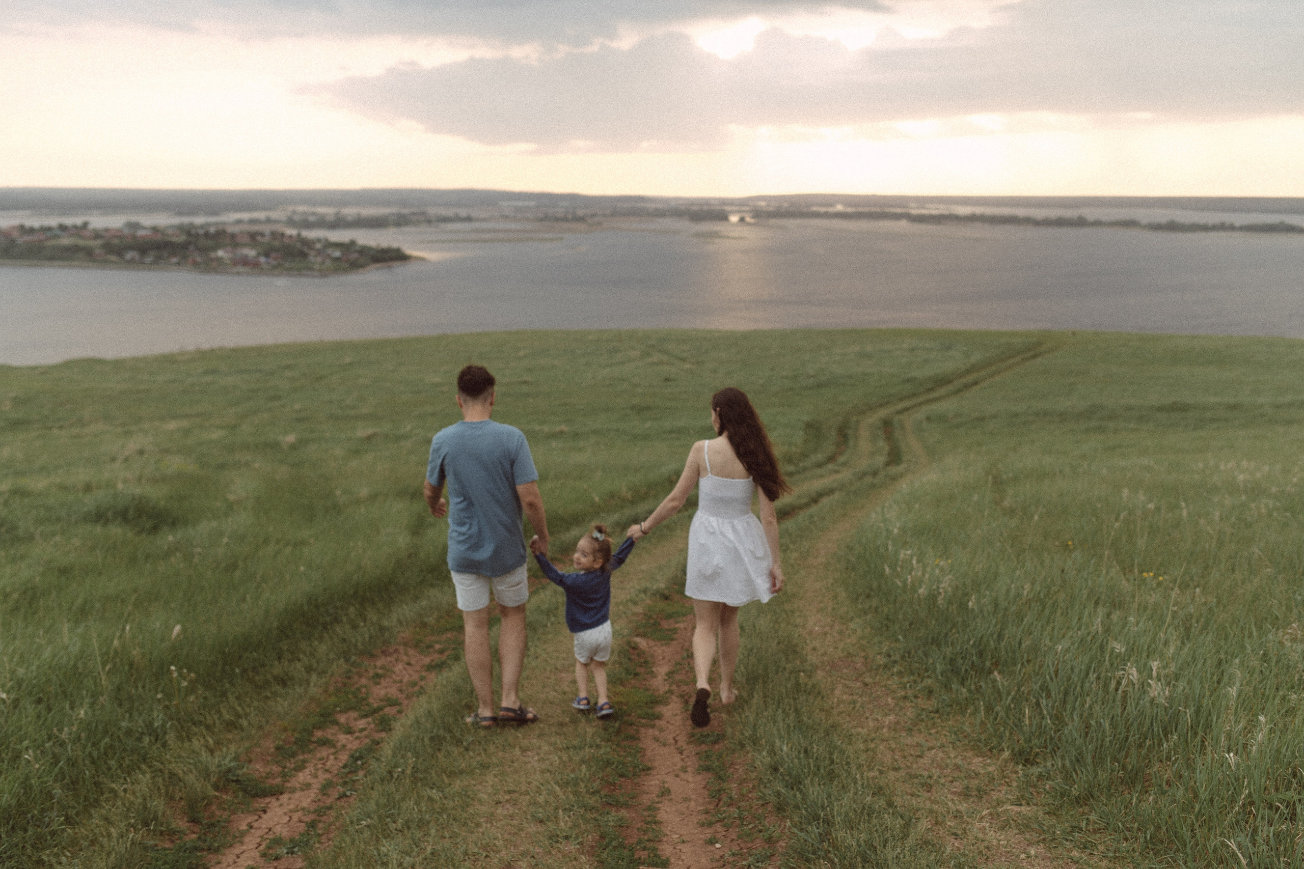 Катя, Саша и Настя. Фотограф Ксения Степаненко