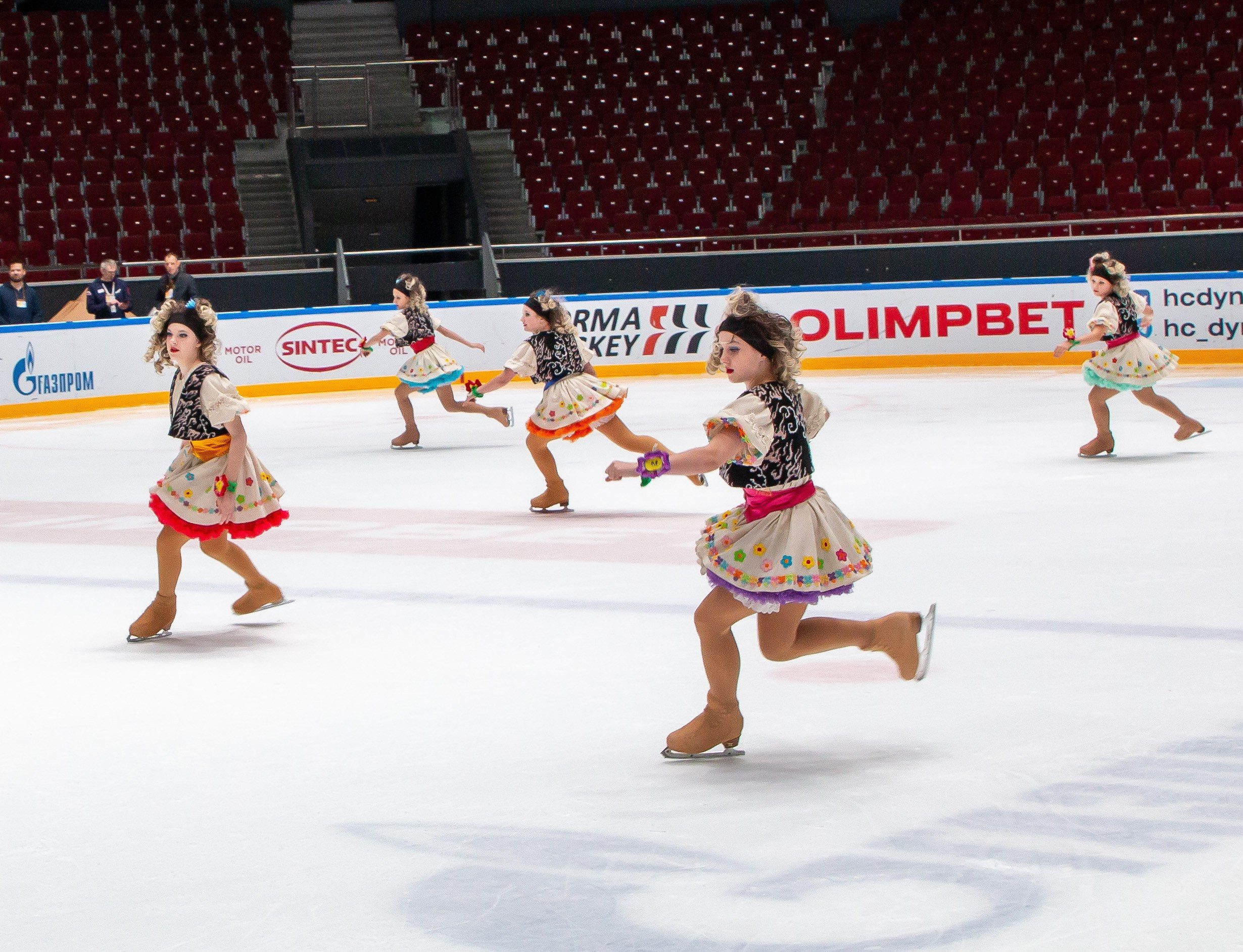 VII Ежегодный фестиваль массовых танцев на льду и фигурного катания «Петровский лёд» Санкт-Петербург 2024. Репортажный фотограф в Москве