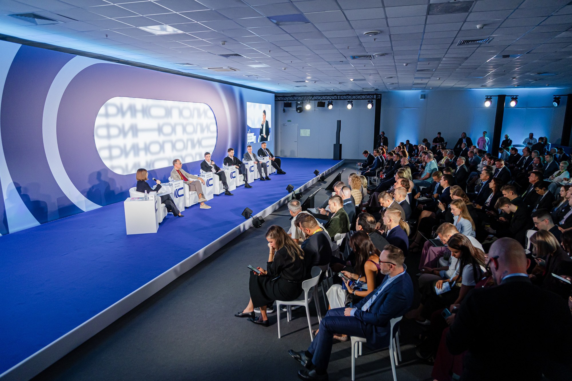 Финополис 2025. Фотограф Валентина Кондрасюк в Санкт-Петербурге