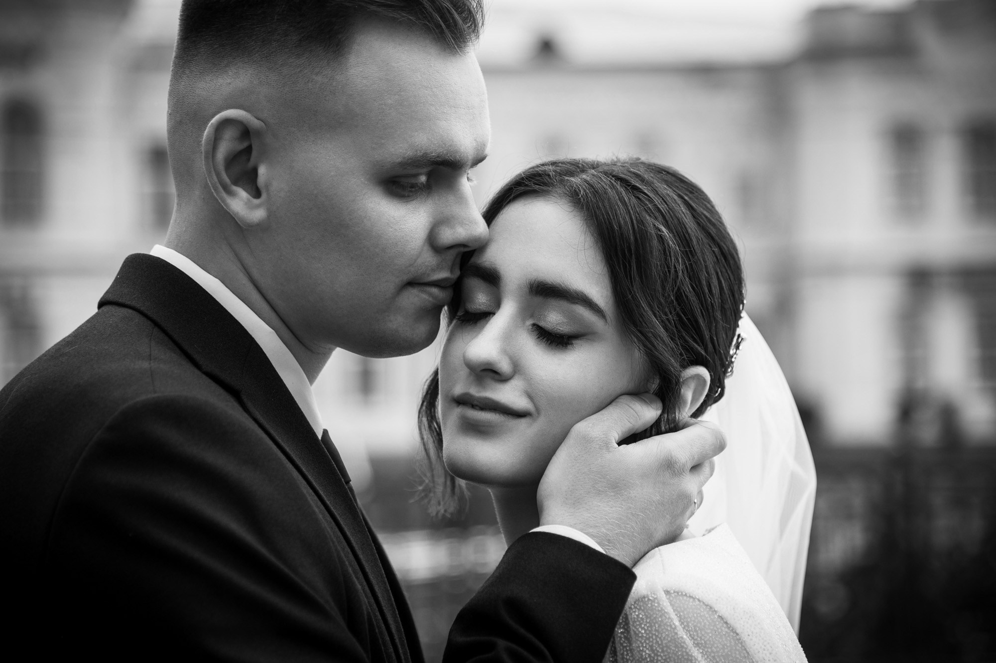 Константин и Альвина прогулка. Свадебный и портретный фотограф в Омске Матвей Краузе