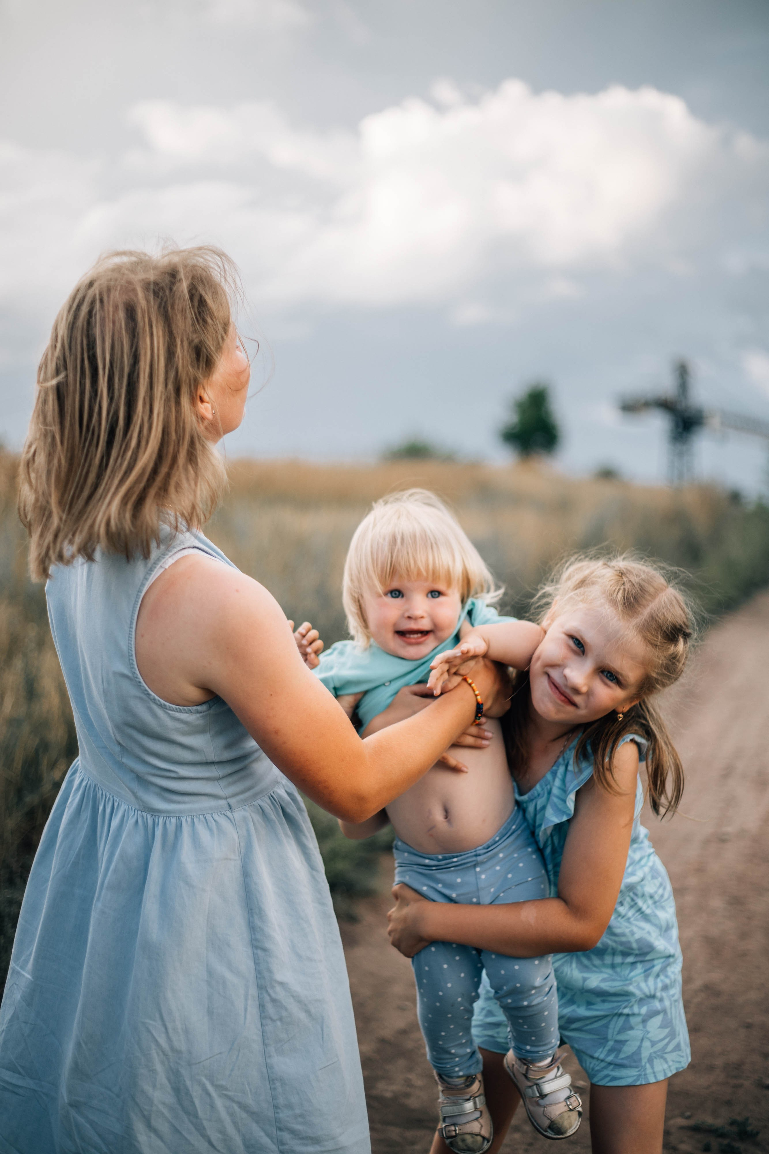 Оля с доченьками. Семейный и детский лайфстайл фотограф Юлиана Дрот Красноярск