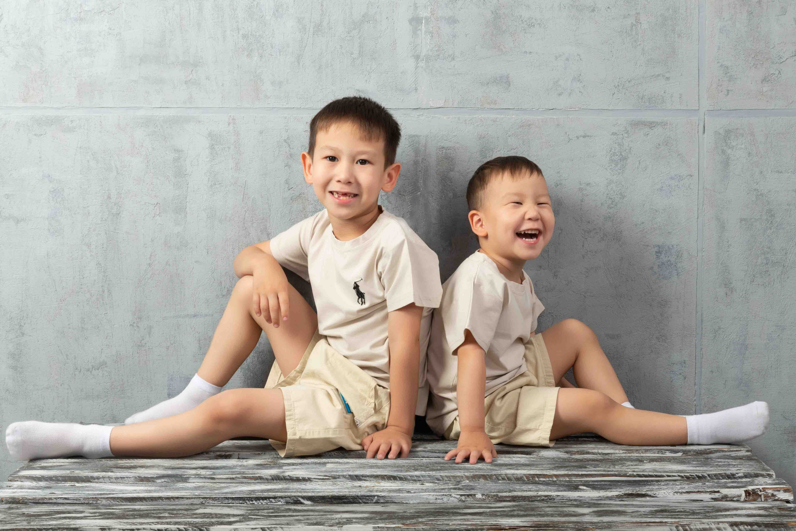 Данагуль и семья. Фотостудия Алматы. Семейная и детская фотостудия Family studio.Фотограф Алматы