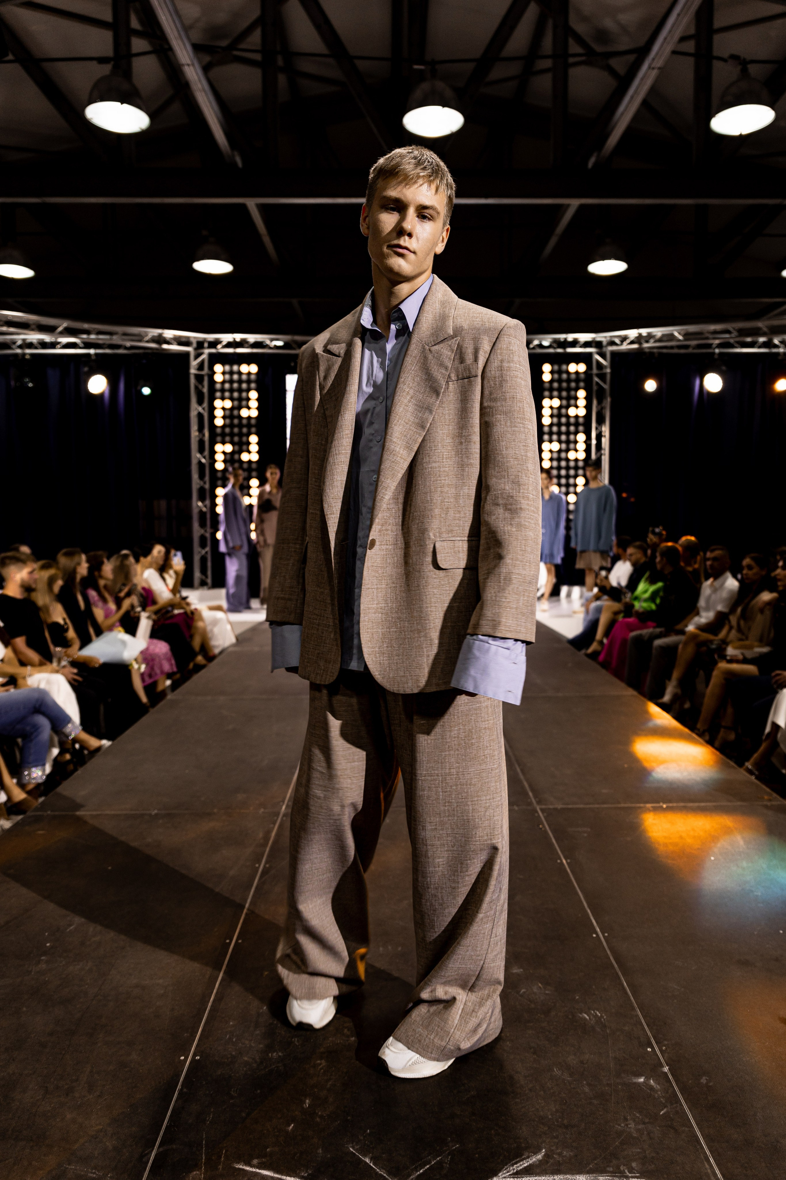 Модное шоу «Fashion V»