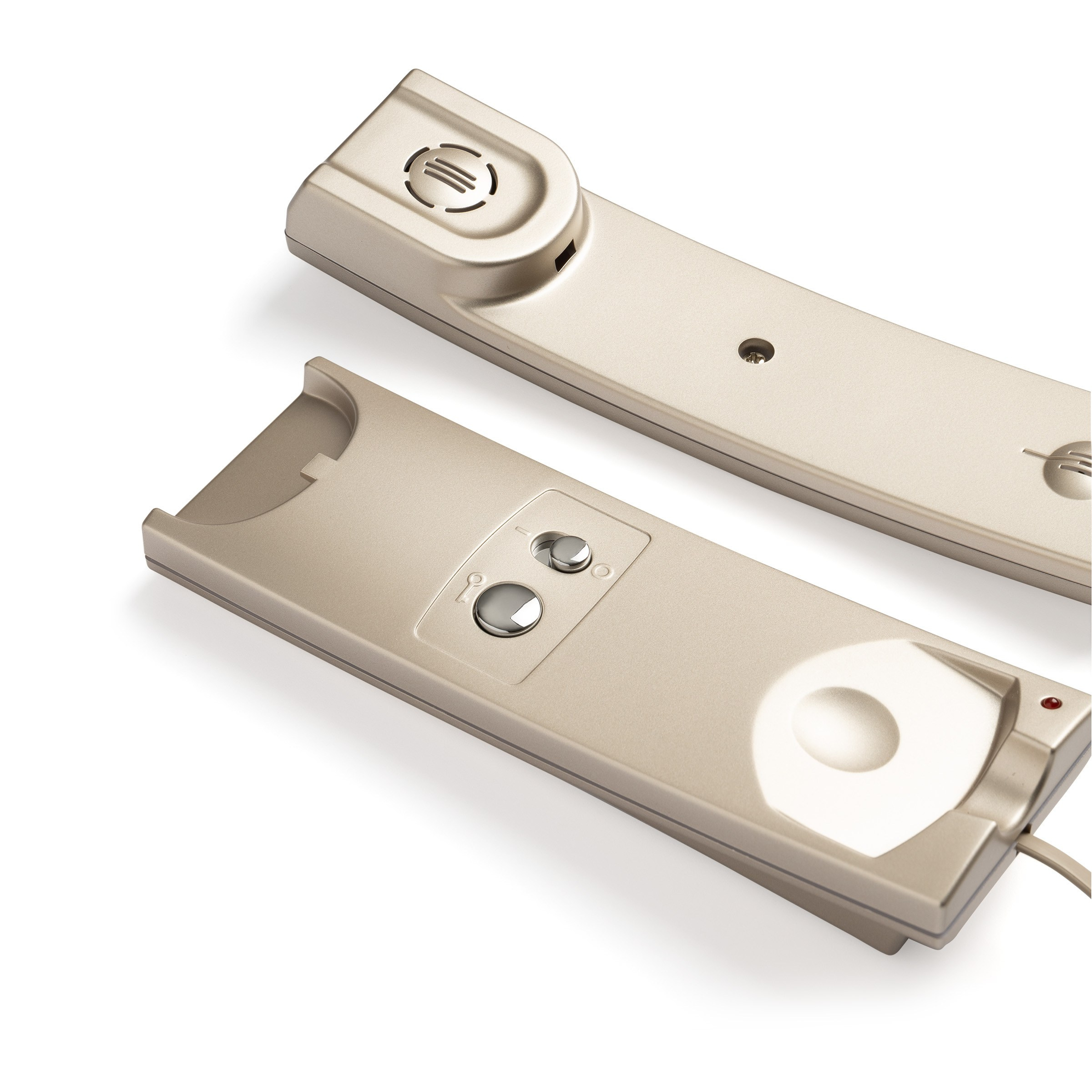 Детализация панели золотистого домофона | Фото для сайта производителя