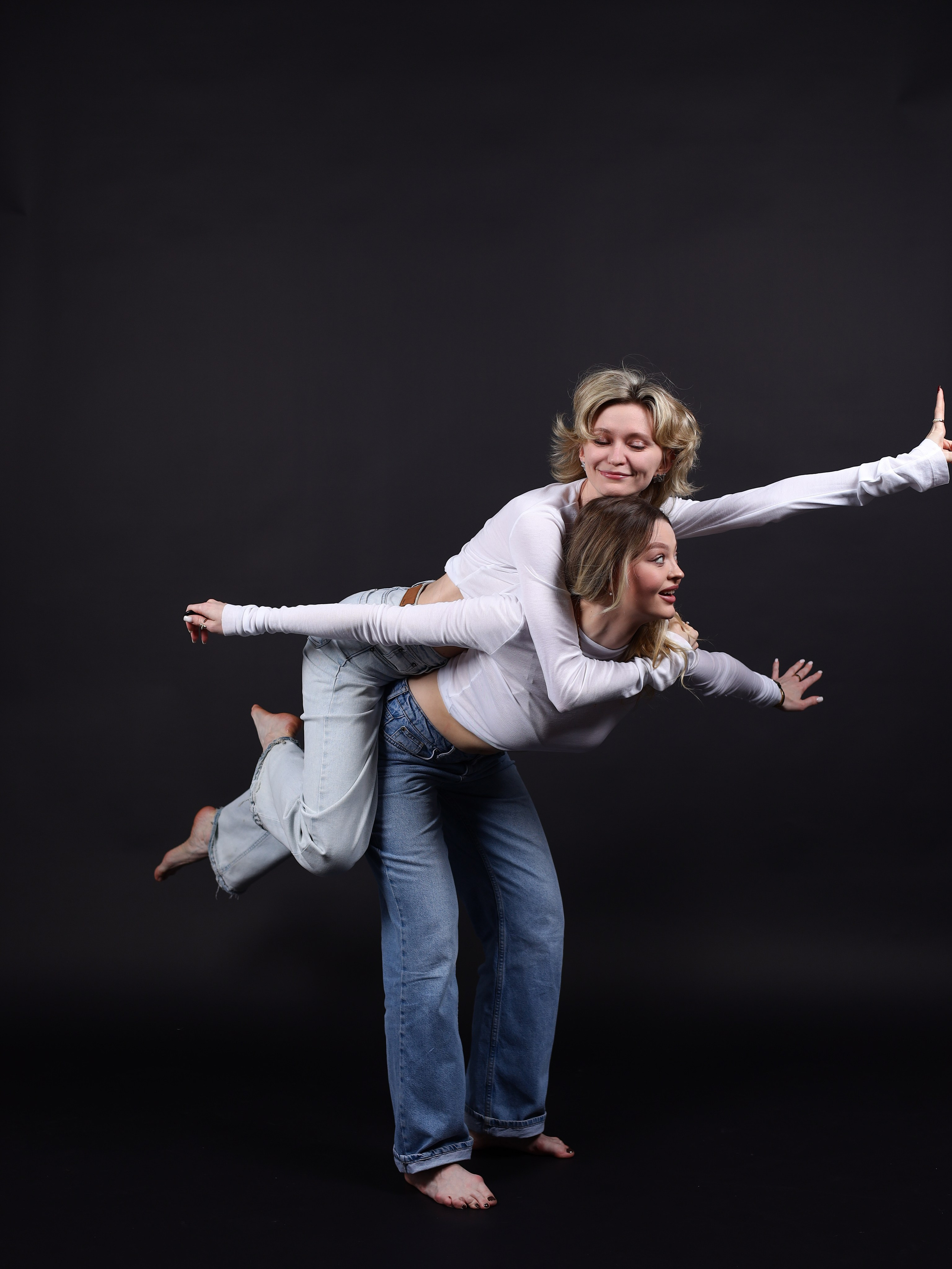 Дарья и Анна. Фотостудия без фотографа Чехов. Первая студия автопортрета в Чехове